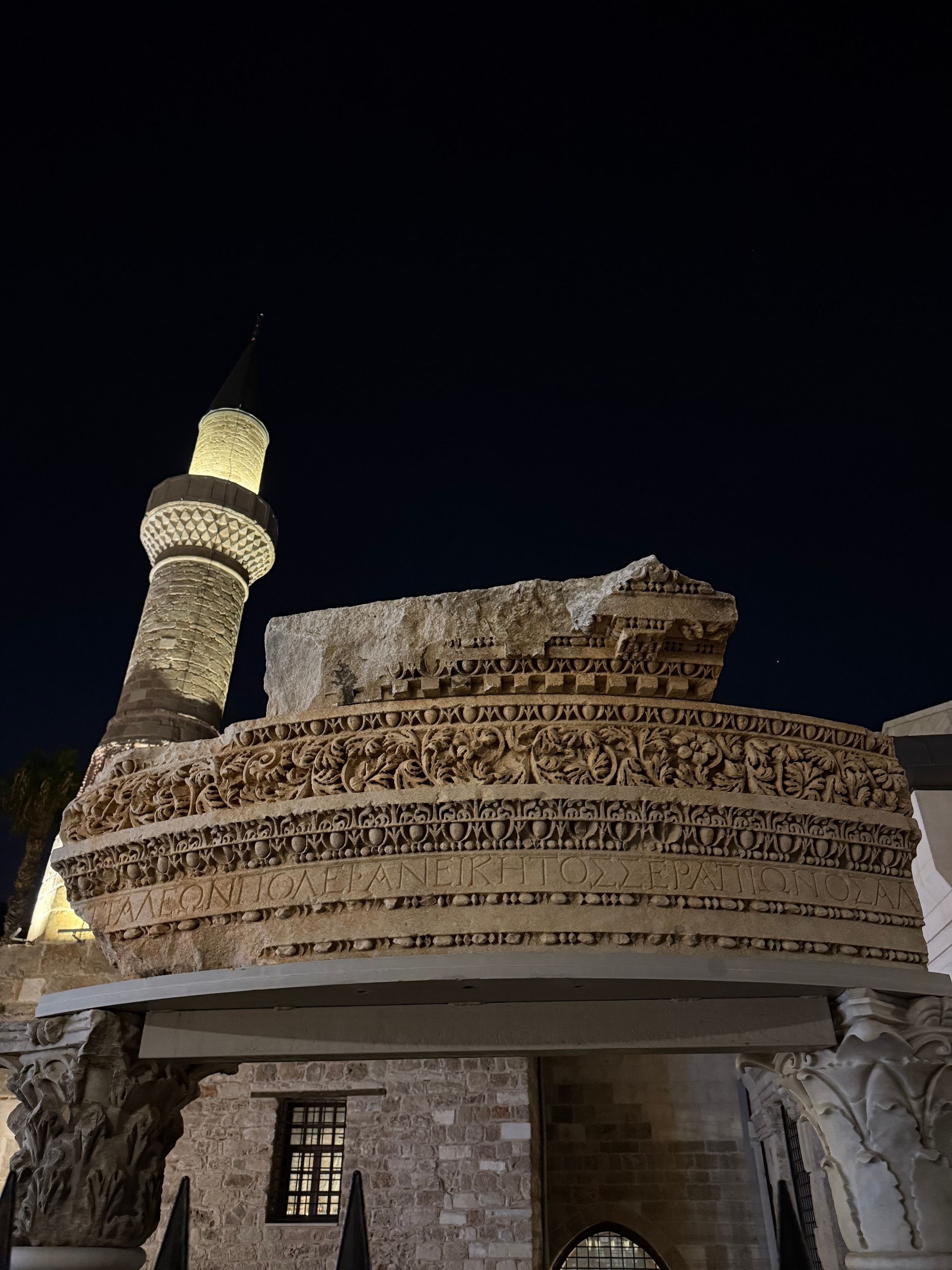9 Tage in der Türkei: Entspannt und locker. Zwei Tage in jeder Stadt: Istanbul, Antalya, Kaş und ein Villenaufenthalt mit Bergblick