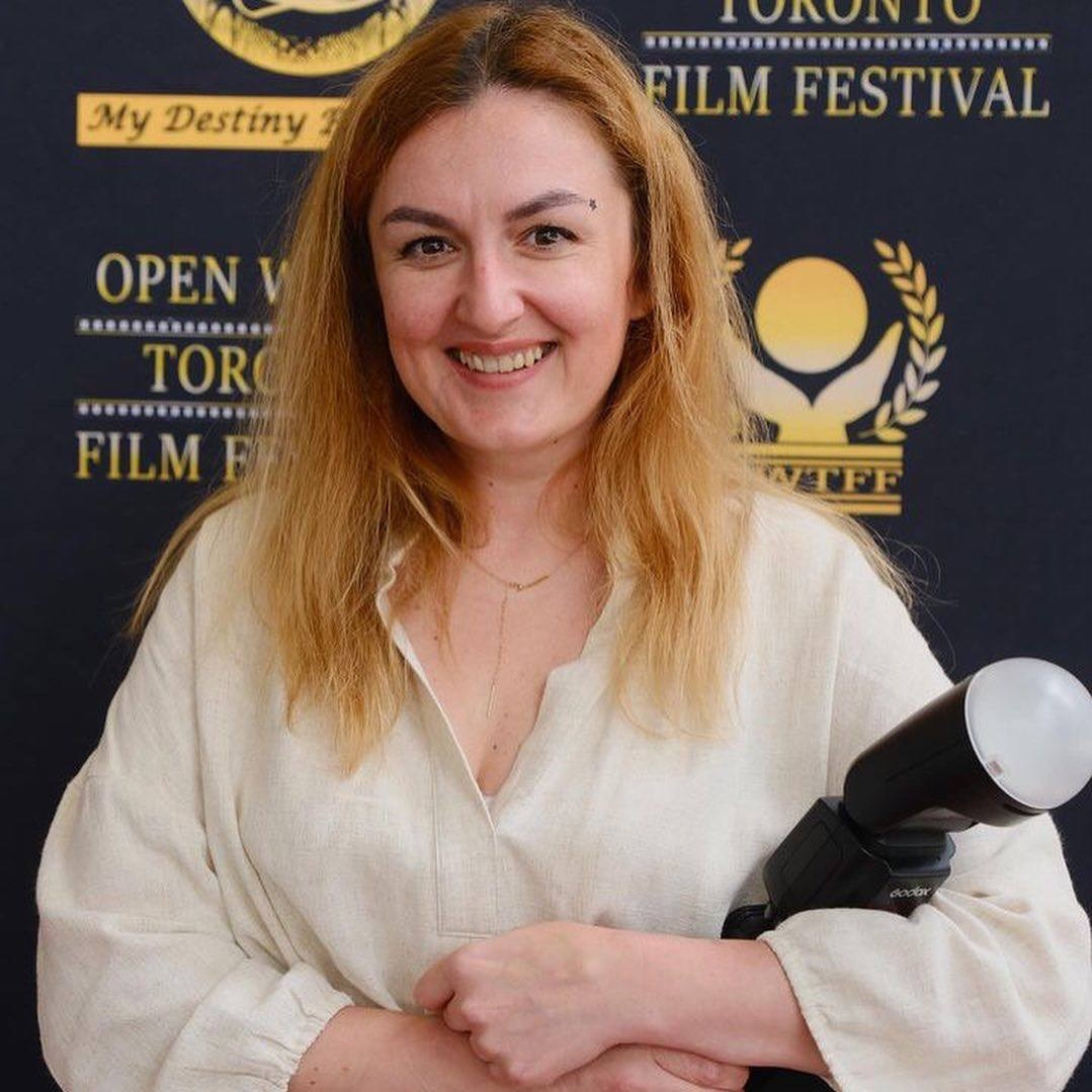 Wedding Photography in Toronto | Natural, Candid & Emotional Wedding Stories. Madhurina photography