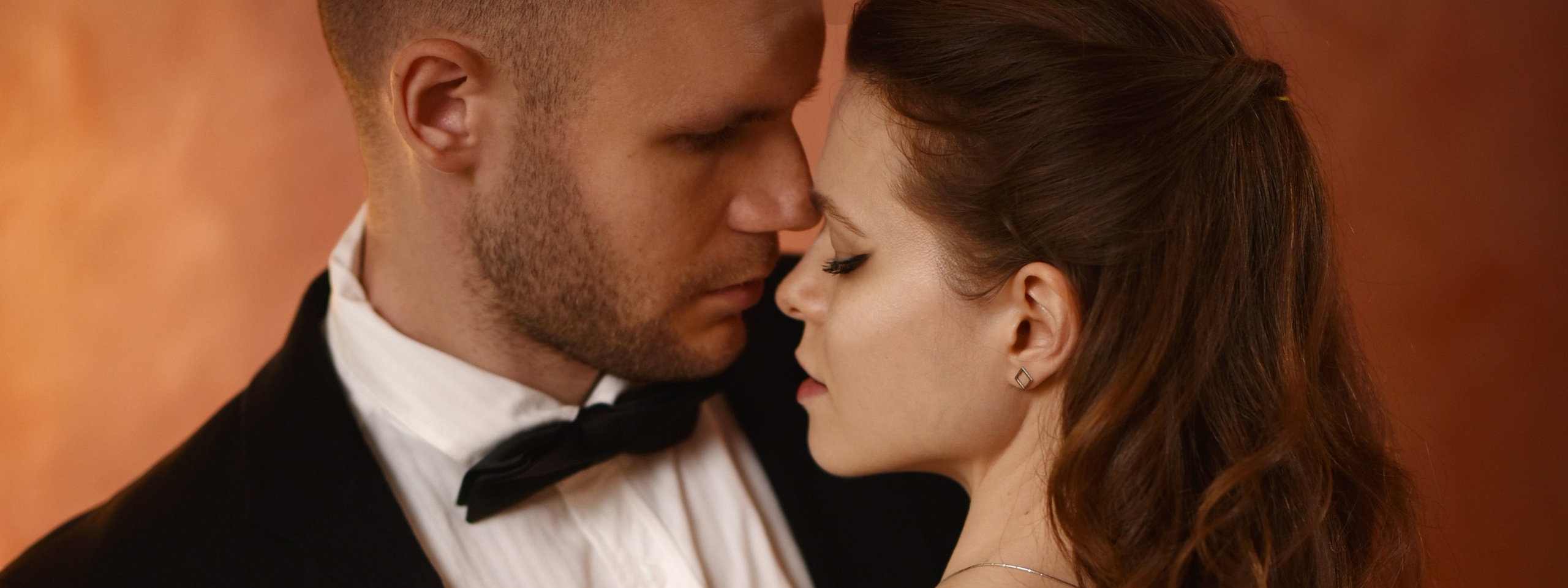 Le plan clair d’une photographe pour des souvenirs inoubliables. Photographe Professionnel à Béziers et Montpellier – Mariages, Portraits et Vidéos Aériennes