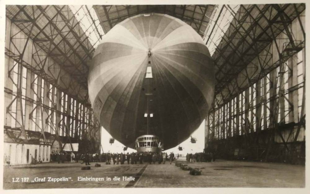 Vintage postcard: airship “Graf Zeppelin” and aviation history. Photographer, collector of vintage postcards, and creator of stories at the intersection of the past and the personal. Irina Dainakova
