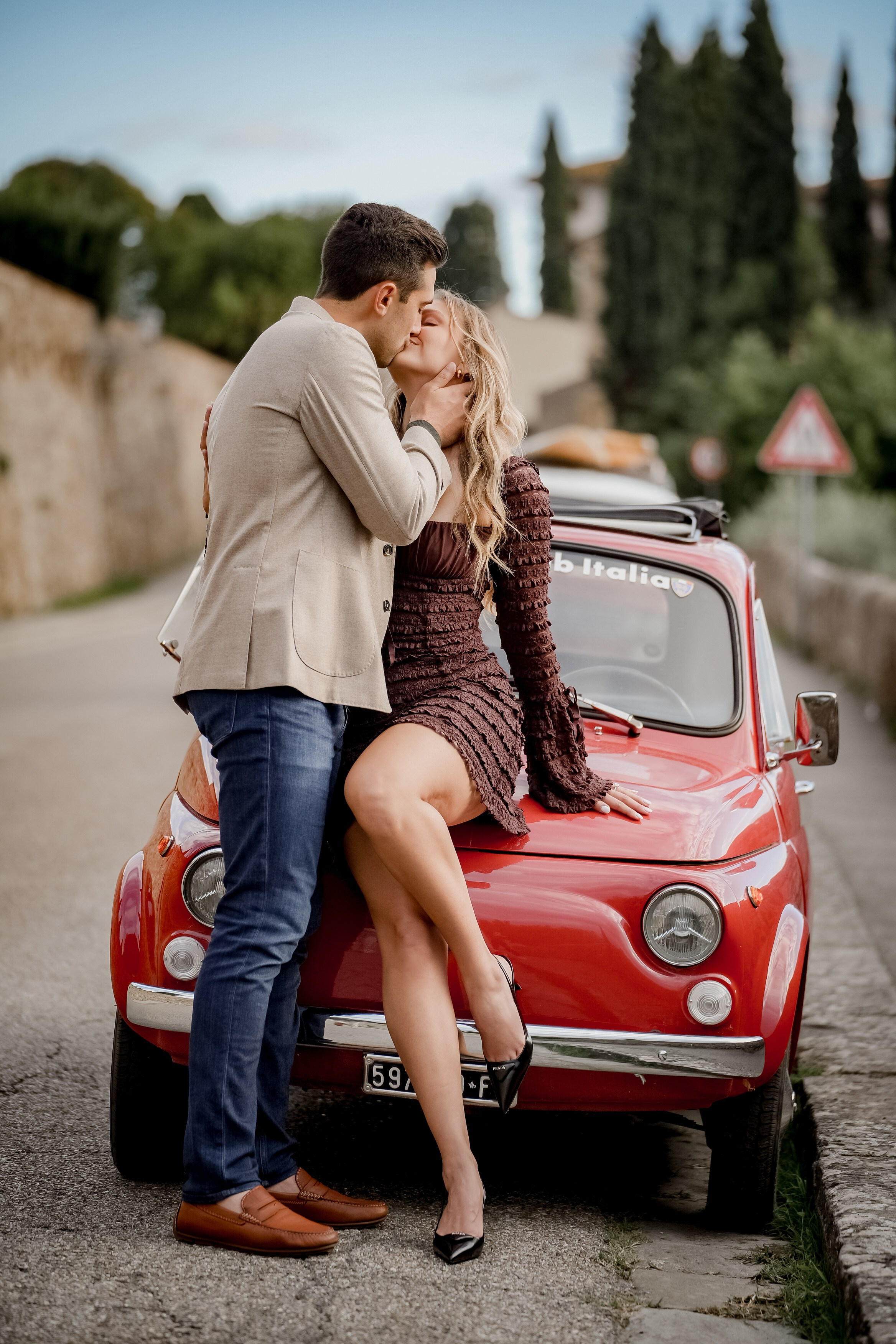 Photoshoot with Fiat 500 & Retro Cars. Wedding Photographer in Italy