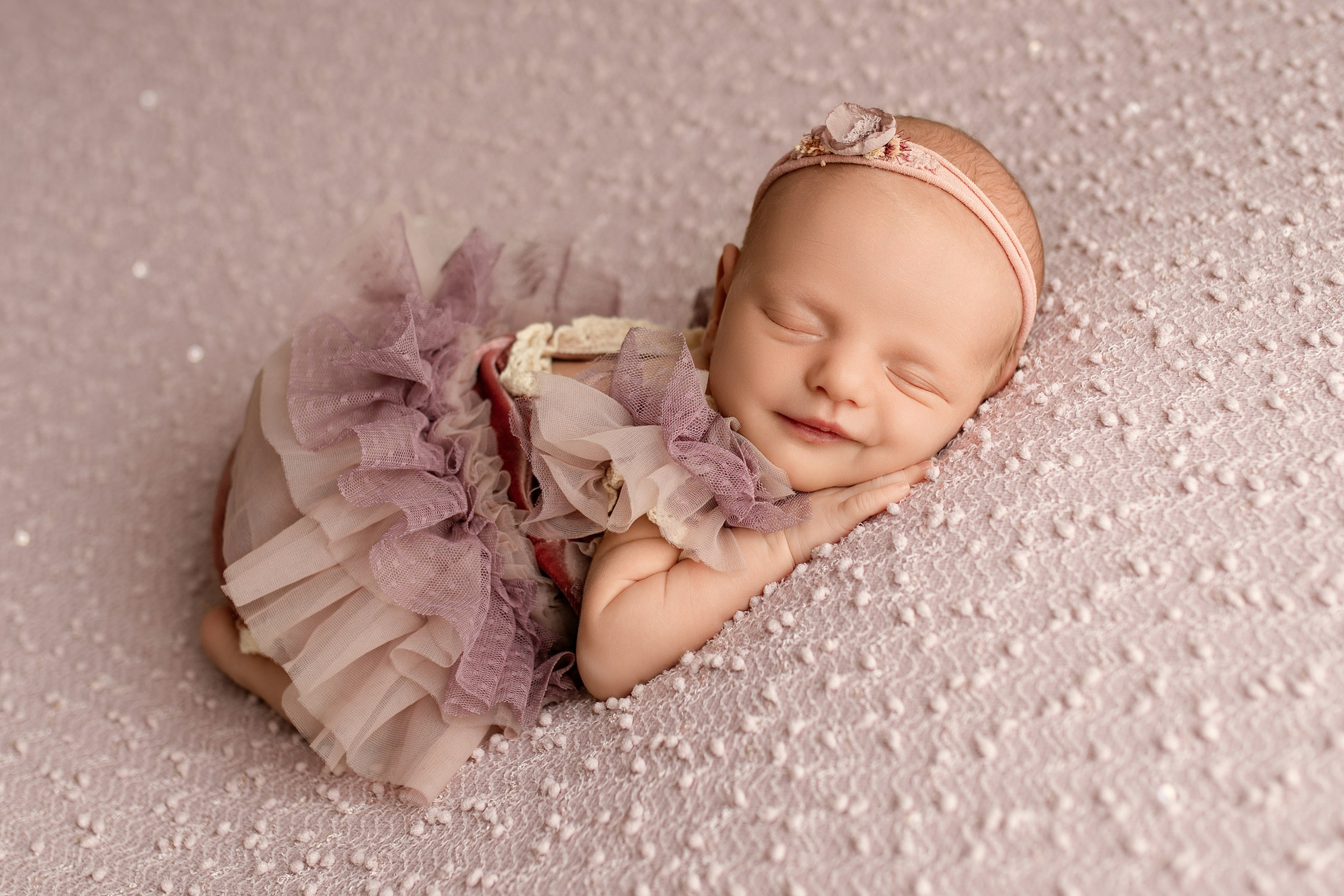 Esu Aleksandra naujagimių ir kudikių fotografė iš Vilniaus