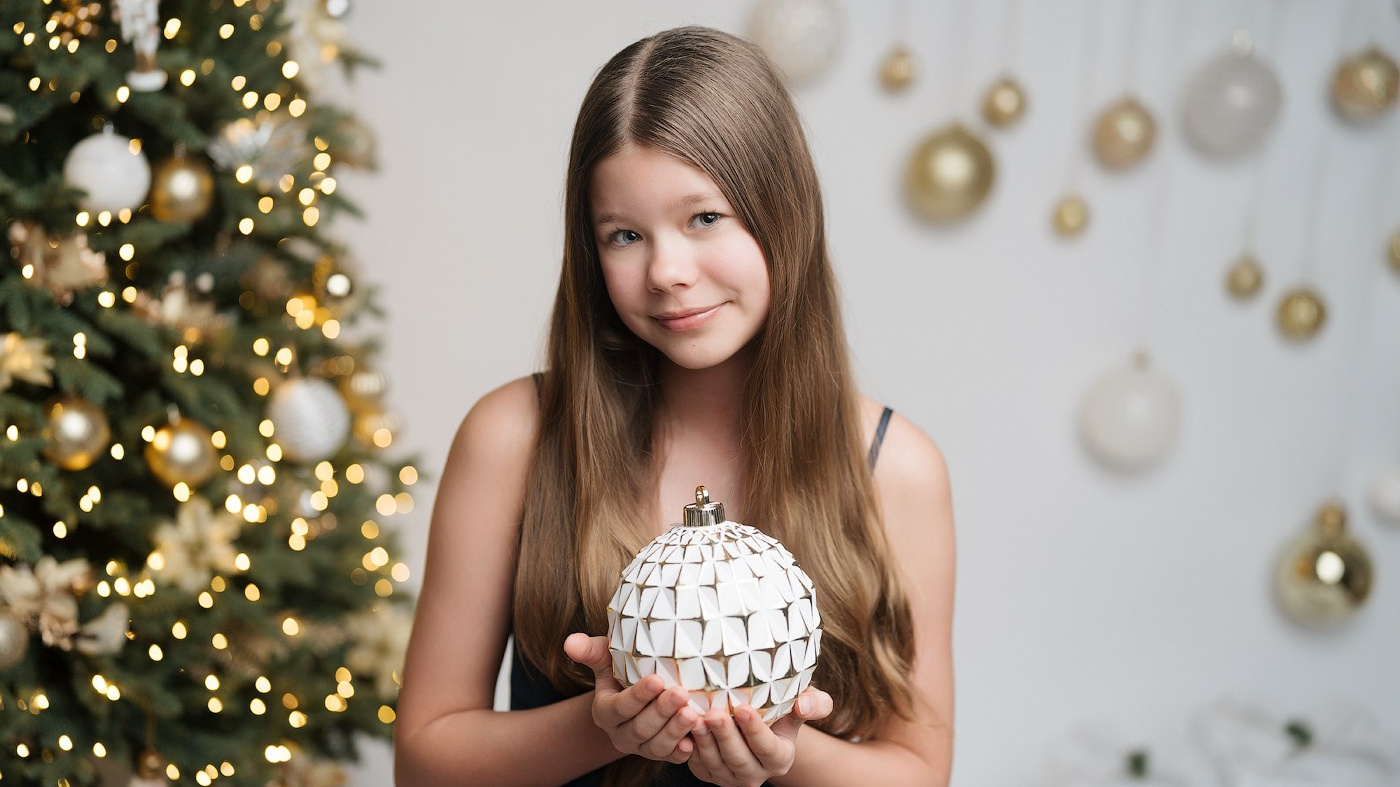 Christmas mini sessions 2024, Sydney. Newborn and family photographer. Hills District. Sydney