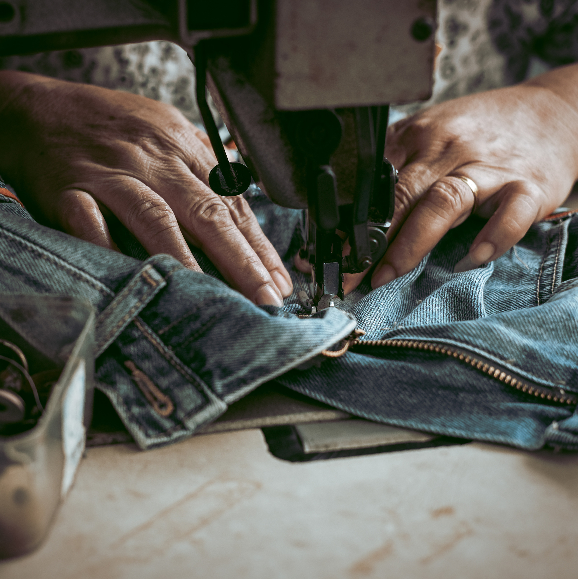 Shatoujiao Street | 盐田区沙头角桥东社区缝补一条街 | Shatoujiao Qiaodong Community. 中国街头摄影 | The Streets of China Through My Eyes | 深圳