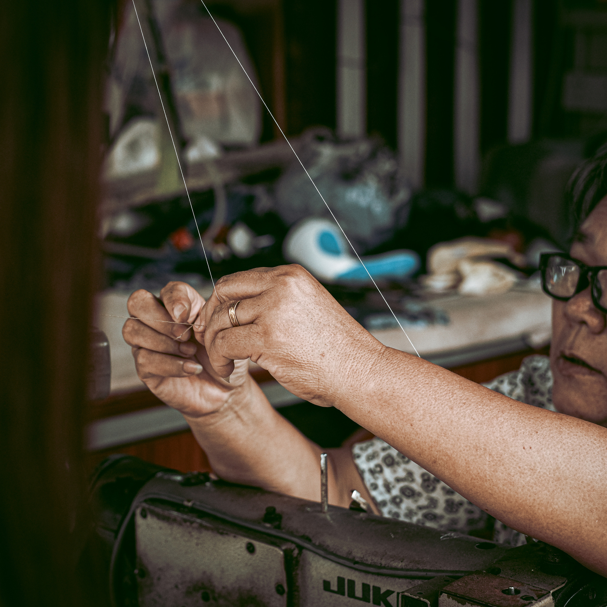 Shatoujiao Street | 盐田区沙头角桥东社区缝补一条街 | Shatoujiao Qiaodong Community. 中国街头摄影 | The Streets of China Through My Eyes | 深圳