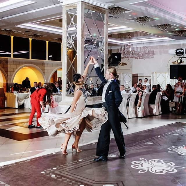 Dansatorii Show-Balet Cristal