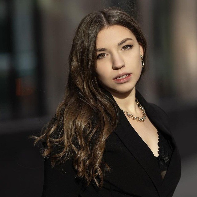 About Me. Iryna Pashynska | Calgary Family, Wedding & Maternity Photographer