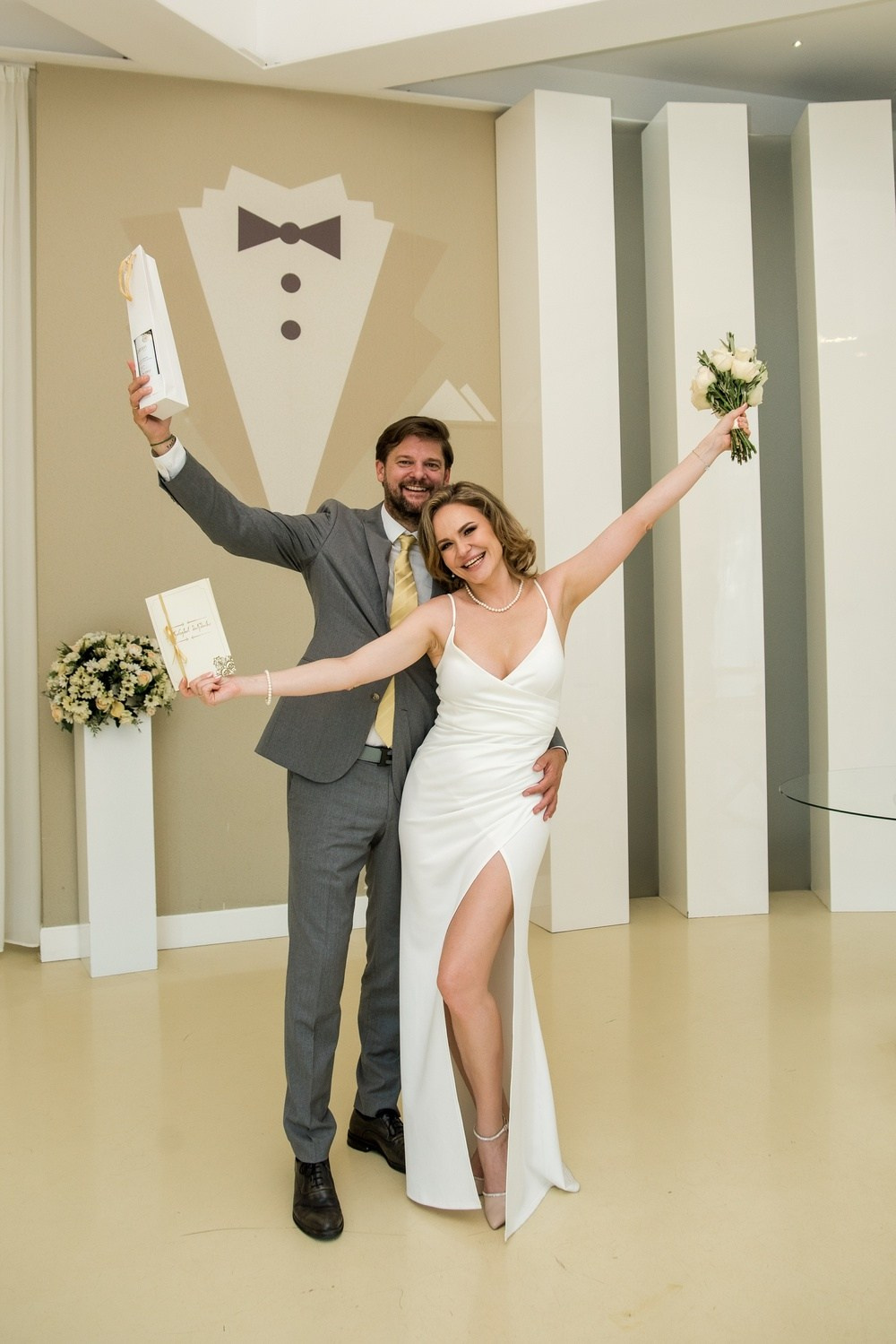 Свадебная церемония в Тбилиси, Грузия для граждан РФ и Великобритании. Международное свидетельство о браке, вино
