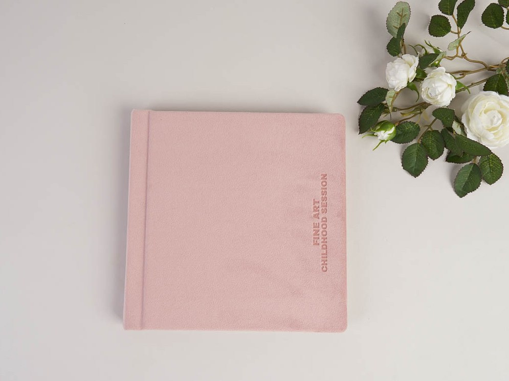 Cake smash photo session Hertfordshire, Stevenage. Stevenage, Hertfordshire family, maternity and newborn photographer