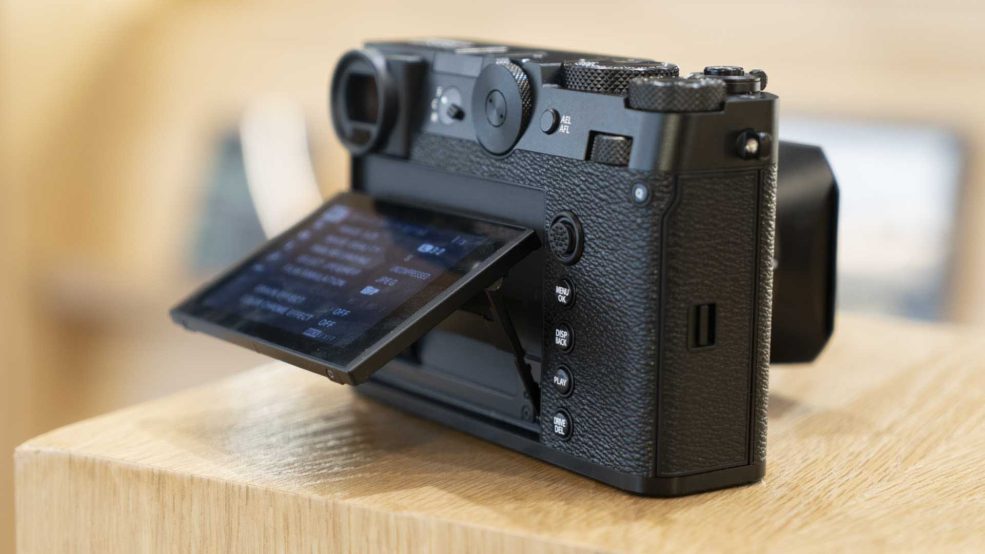 Fujifilm GFX100RF review and specification, price