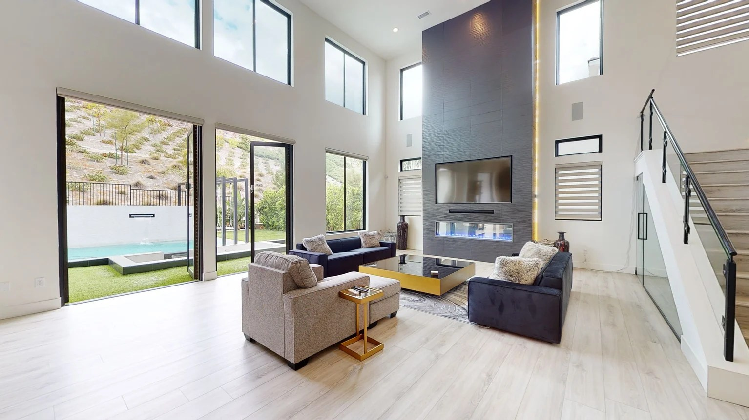 3D Tour & Floor Plan. MASTER SHOT CREATIVE