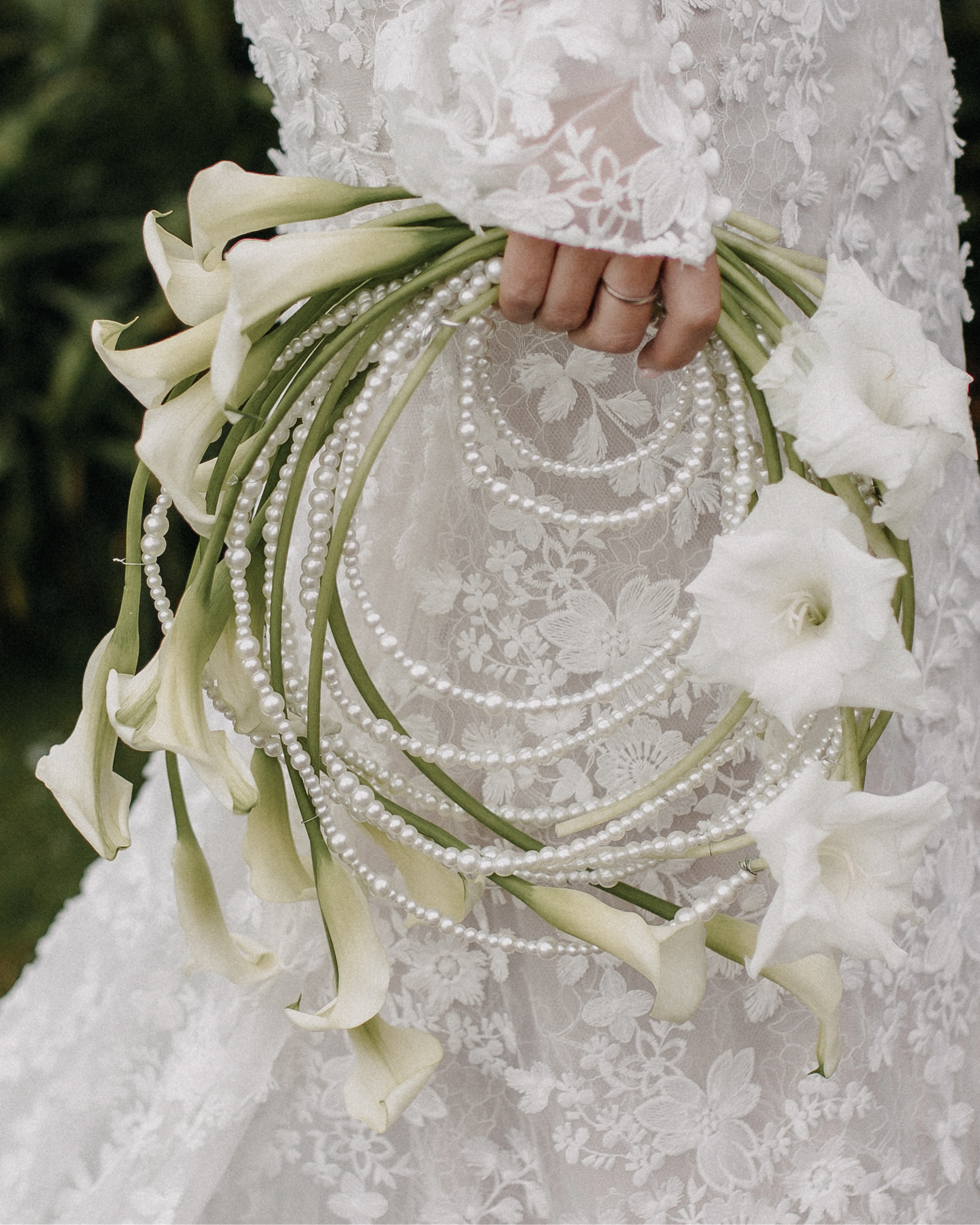 CONTACTS. Wedding and Portrait Photographer Evie Moon