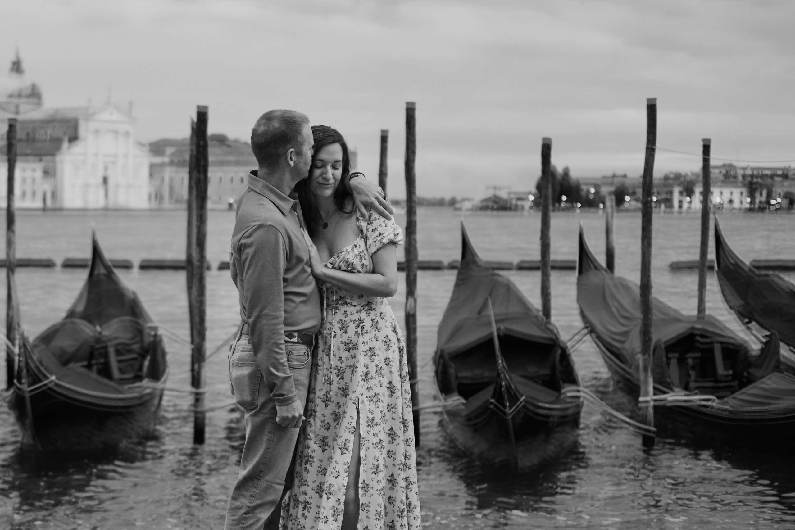 Romantic photoshoot. Photographer in Venice, Italy. Yana Zotova