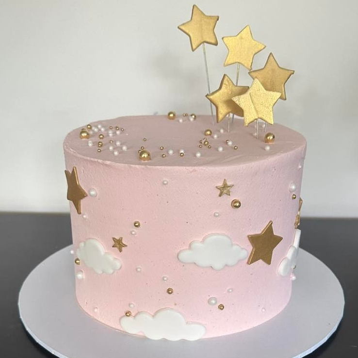 Cake smash session. Newborn and family photographer. Hills District. Sydney