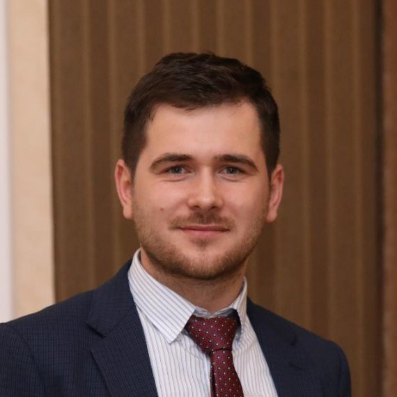 Cauți un&nbsp;videograf pentru evenimentul tău? Alege stilul cinematic și momente surprinse natural.