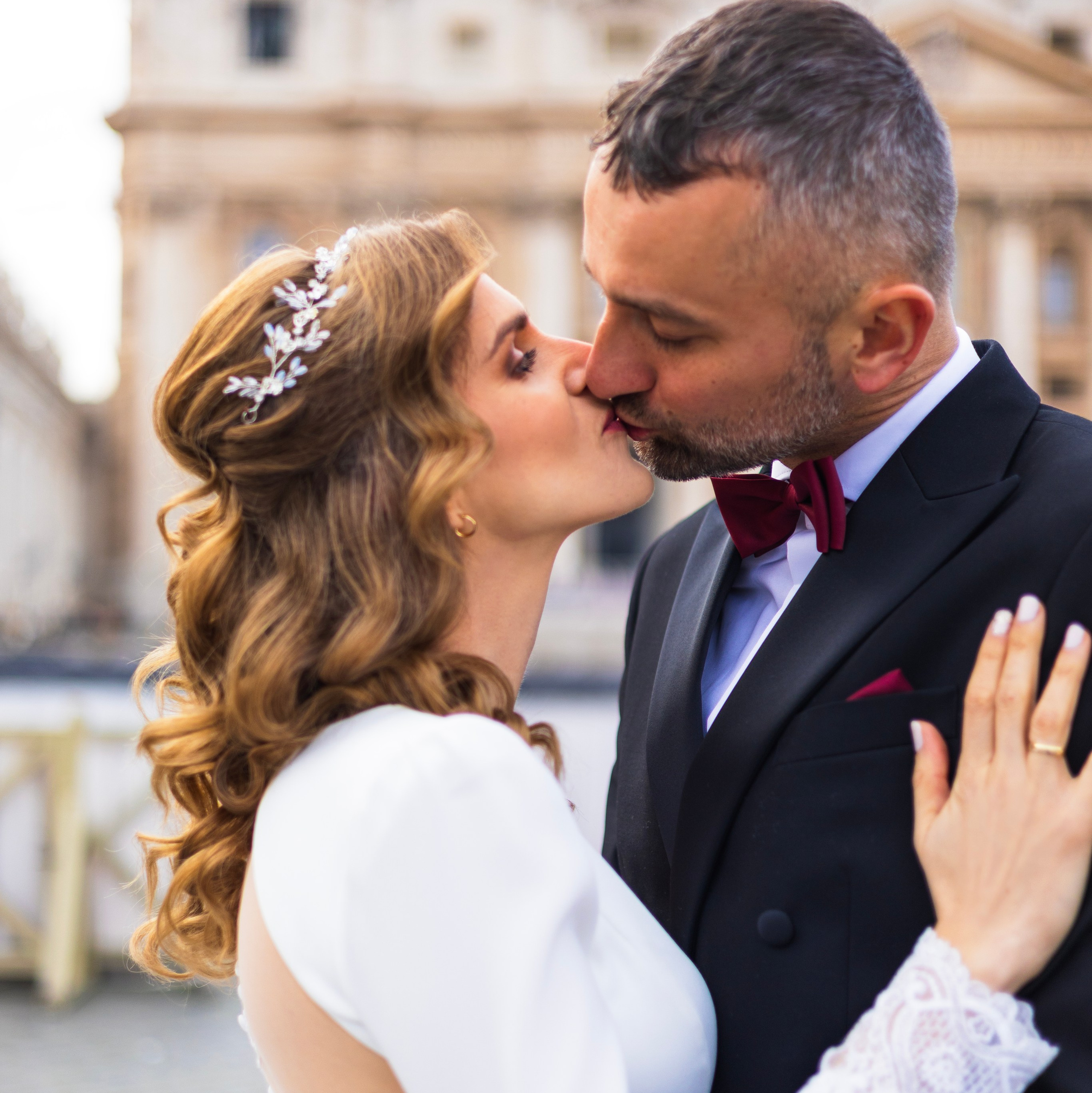 PACKAGES AND PRICING. Hi! My name is Irena, and I’m a professional photographer specializing in family photography, love stories, and individual photoshoots