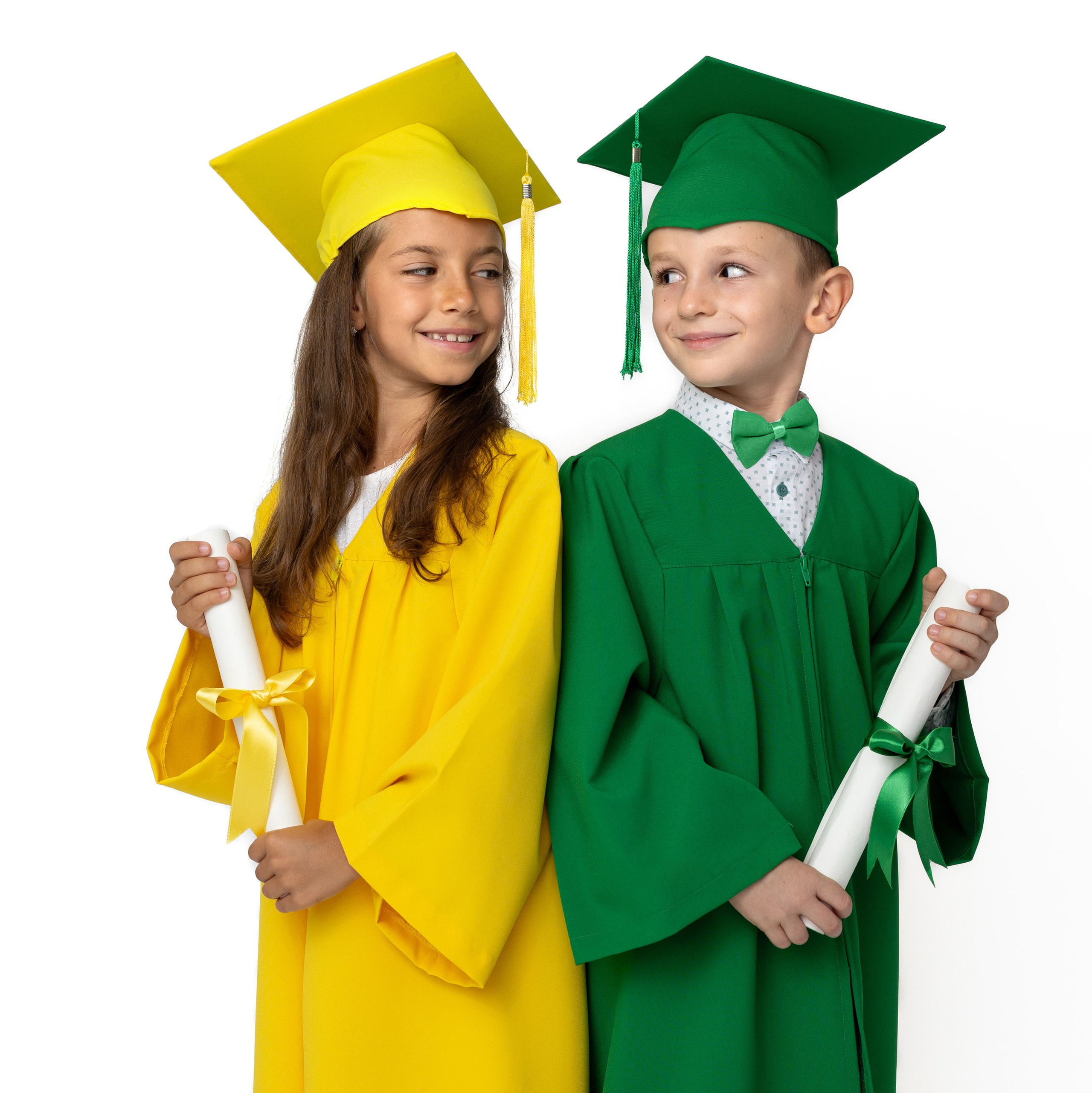 Детска тога за завършване. Шапка за завършване. Комплект за завършване на детска градина