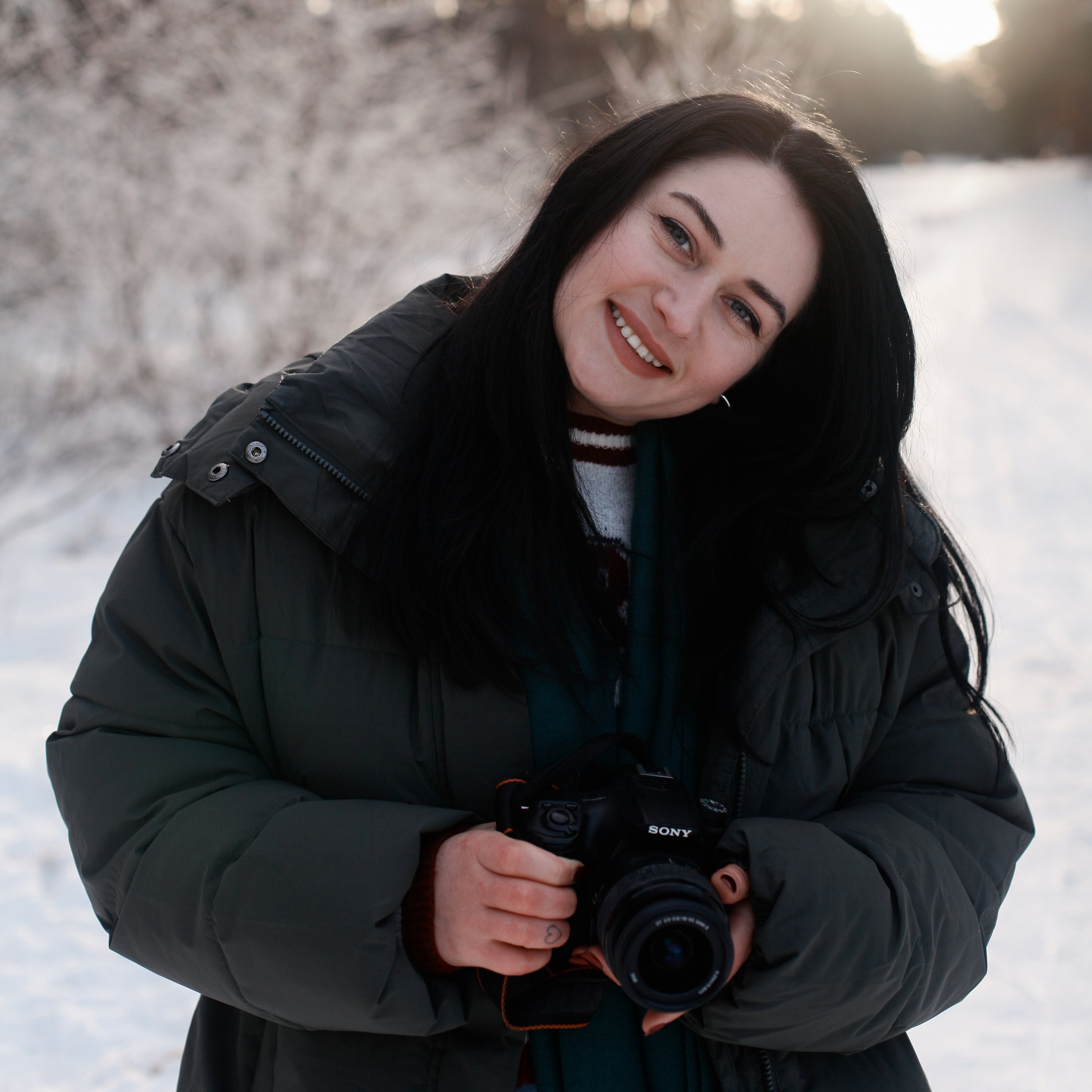 Контакти. Ph. Olena Vin