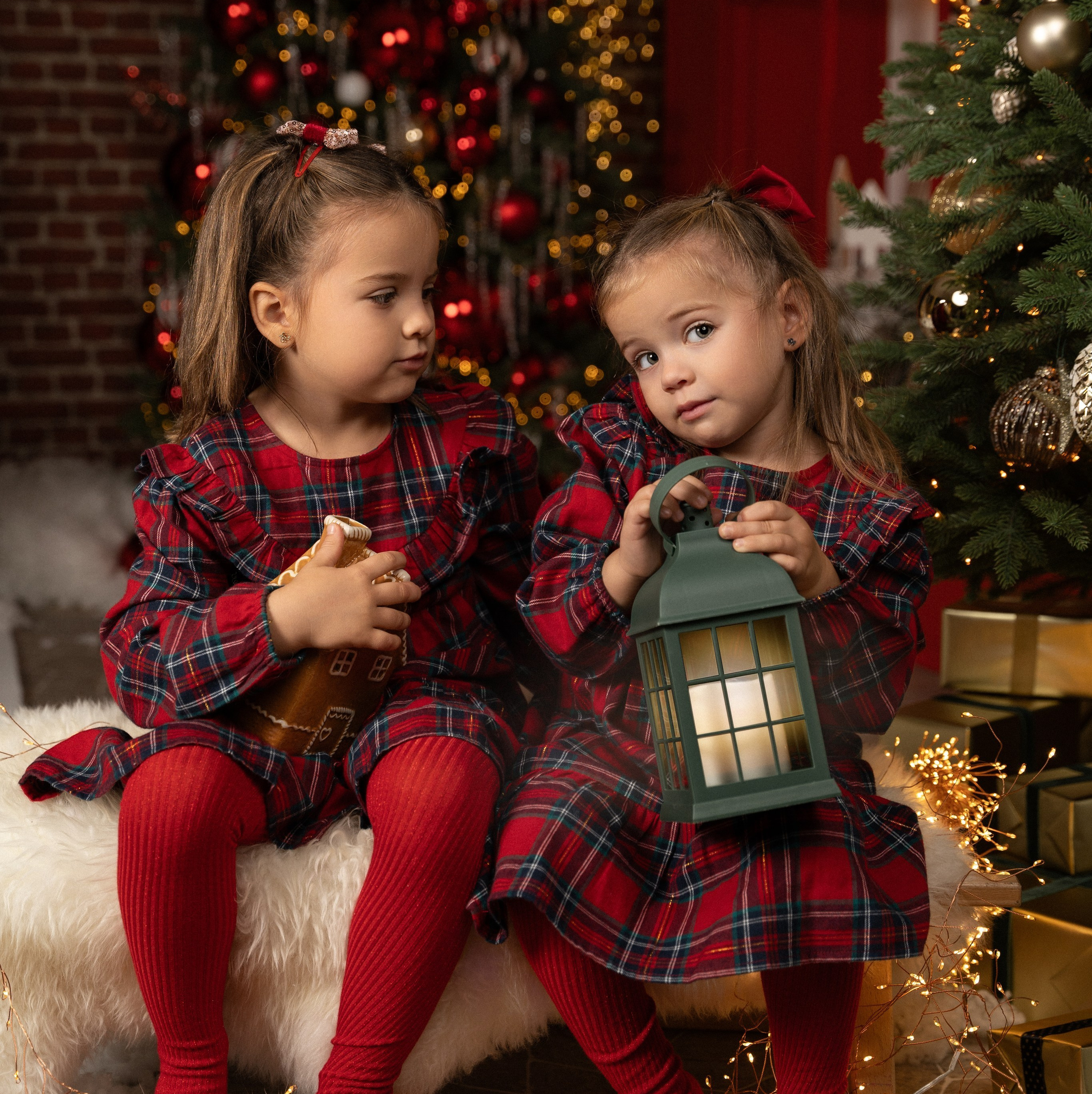 PREISE. Anna, Fotografin aus Wien, Österreich. Ich fotografiere in folgenden Genres: Babybauch-, Familien-, Mode- und Weihnachtsfotografie