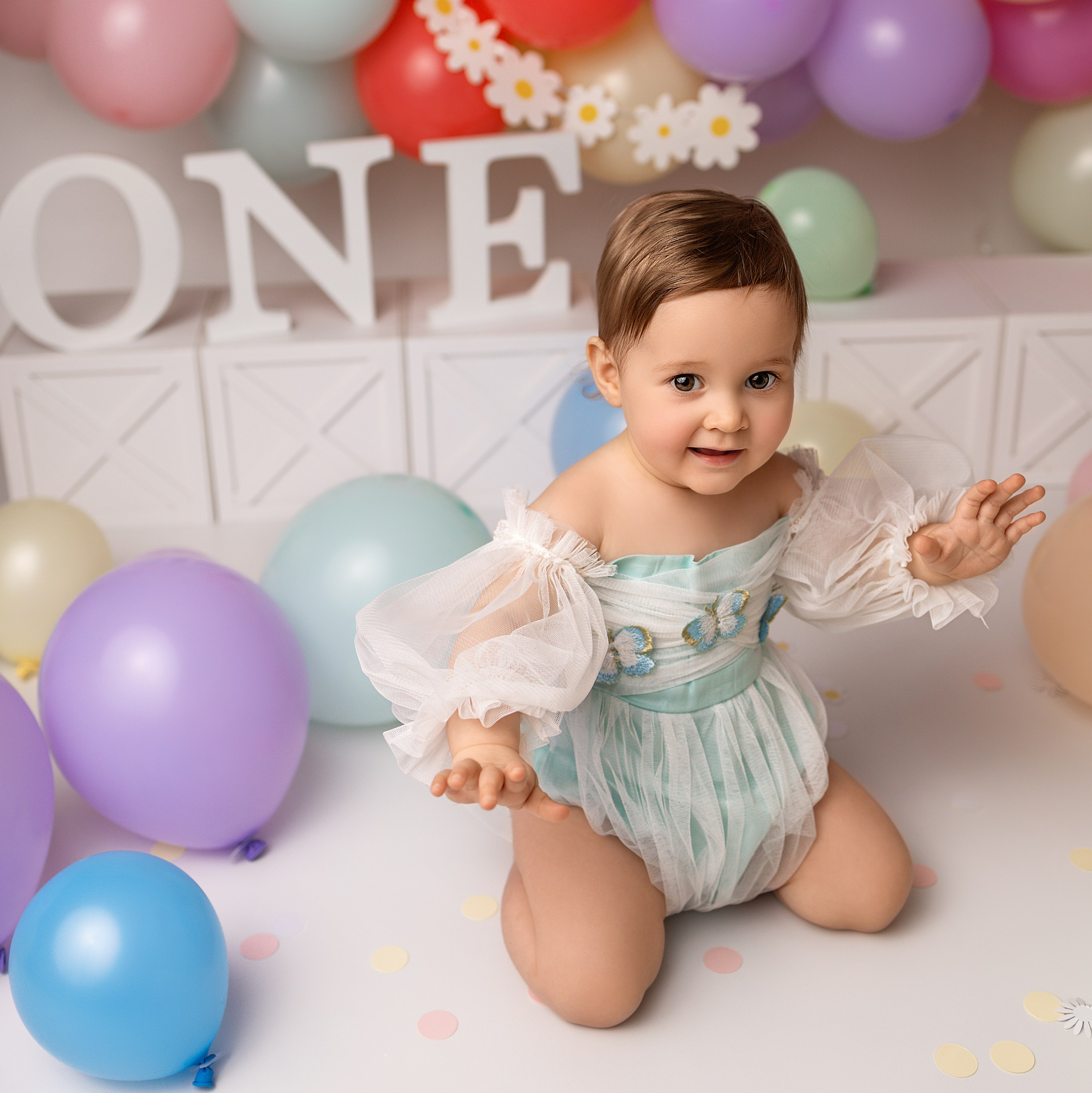 Erste Geburtstag „Cake Smash“. Neugeborene- Schwangerschaft- und Kinder Fotografin in Lehre