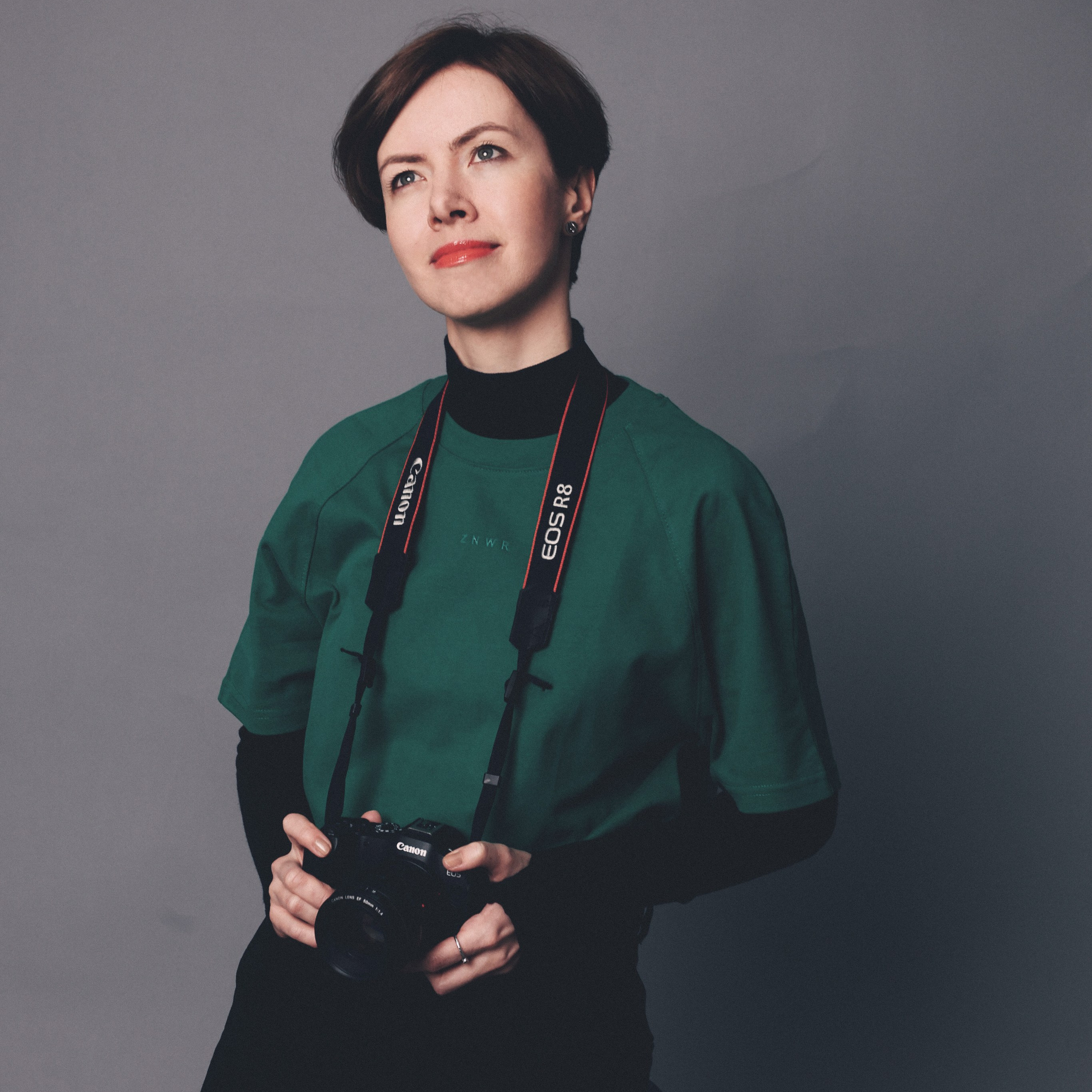 Contact. Elena Nenasheva, portrait photographer in London