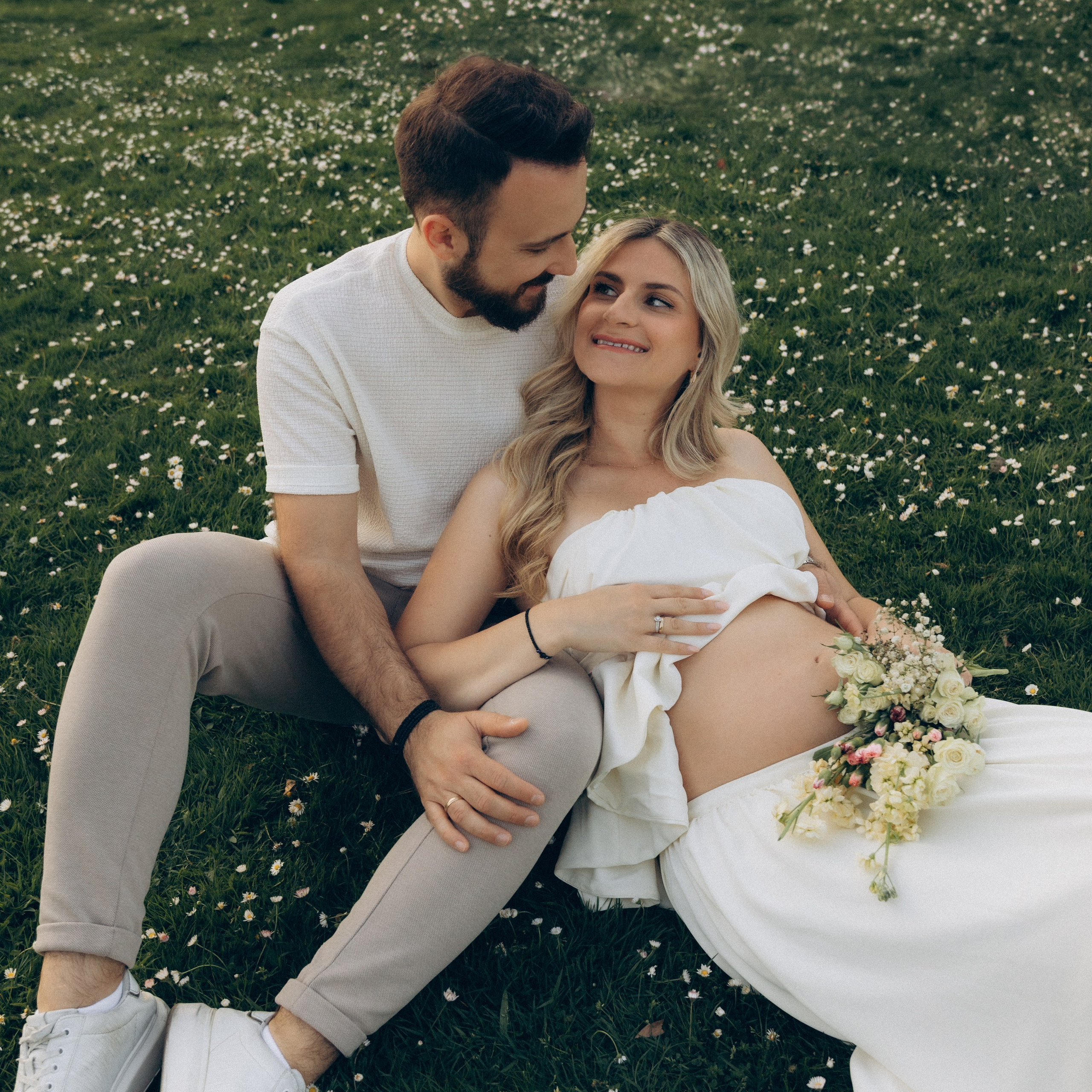 Babybauch. Photographer Düsseldorf, Cologne, NRW — Kristina Braudo