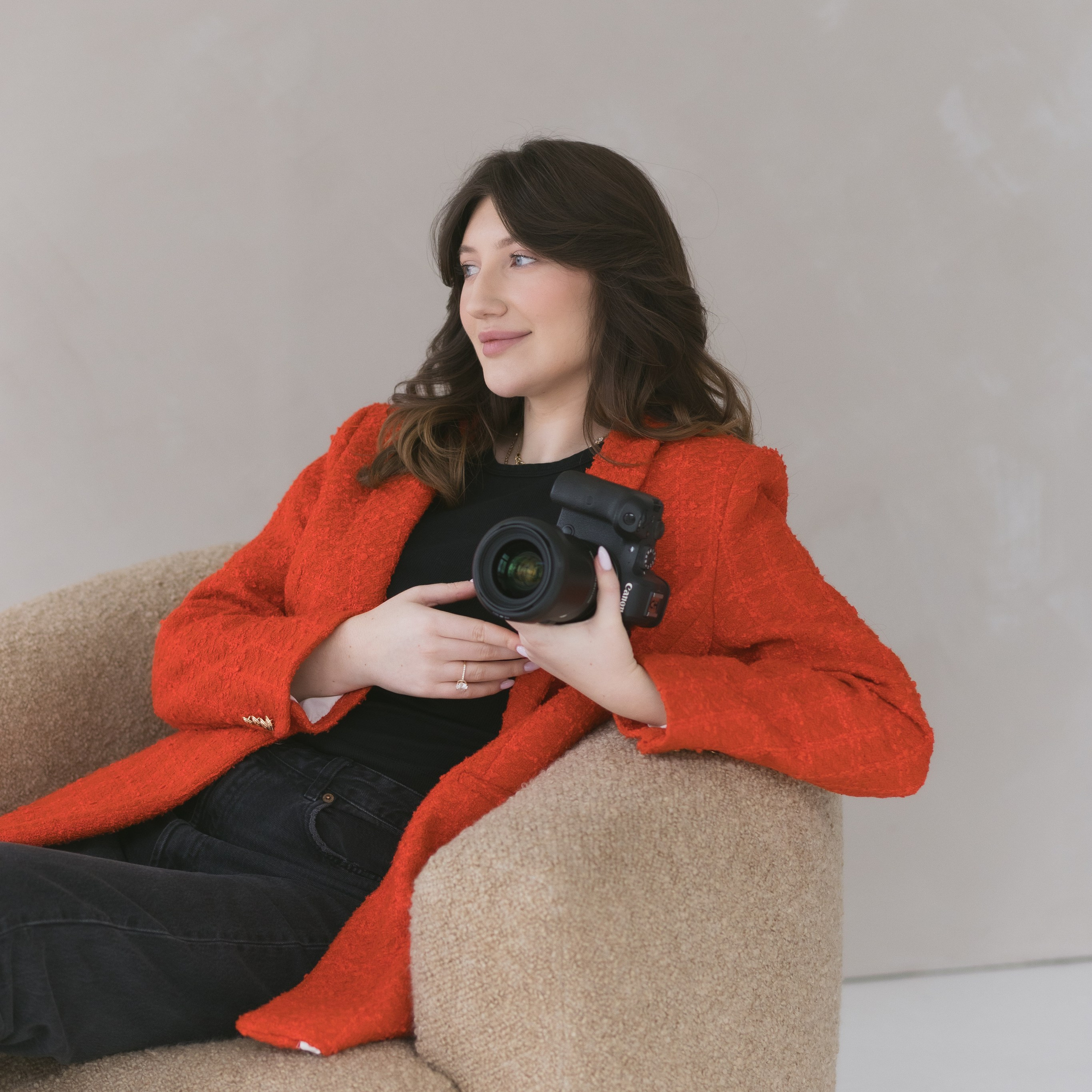 Contact. Couple photographer in Chicago