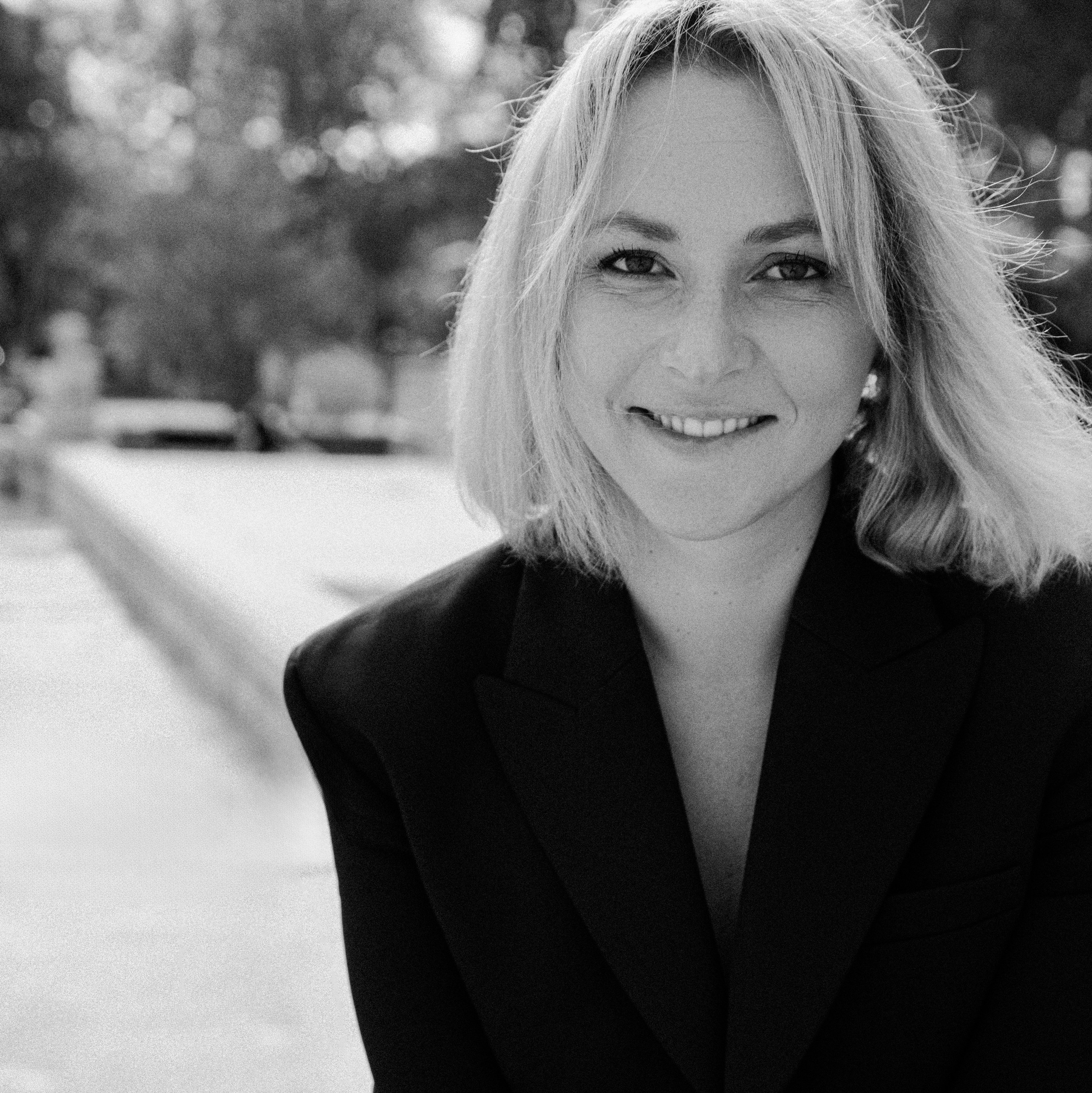 About Paris Wedding Photographer | Yulia Piatkova Wedding Photography. Paris Wedding Photographer