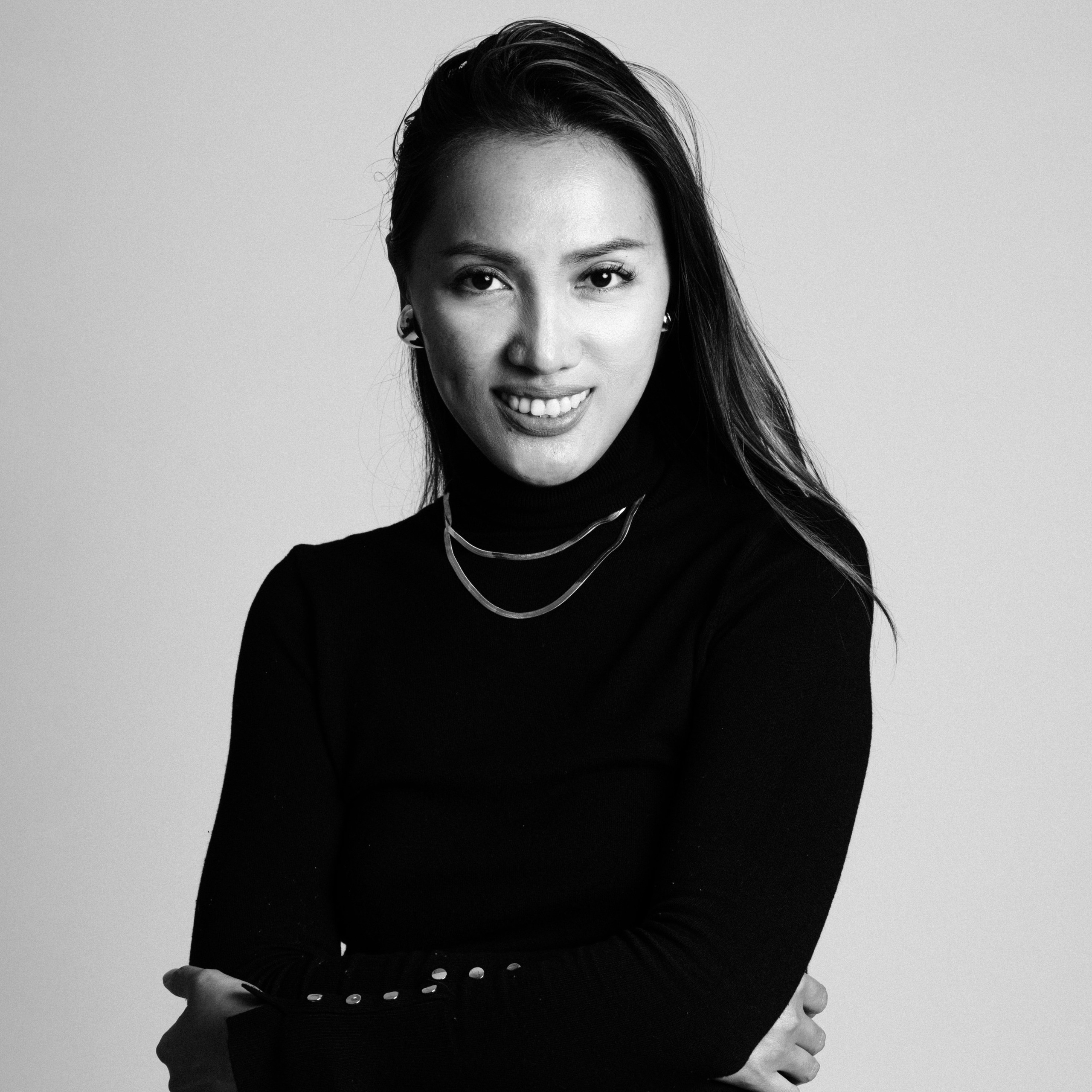 ABOUT ME. Lindsay Agaid — Portrait Photographer