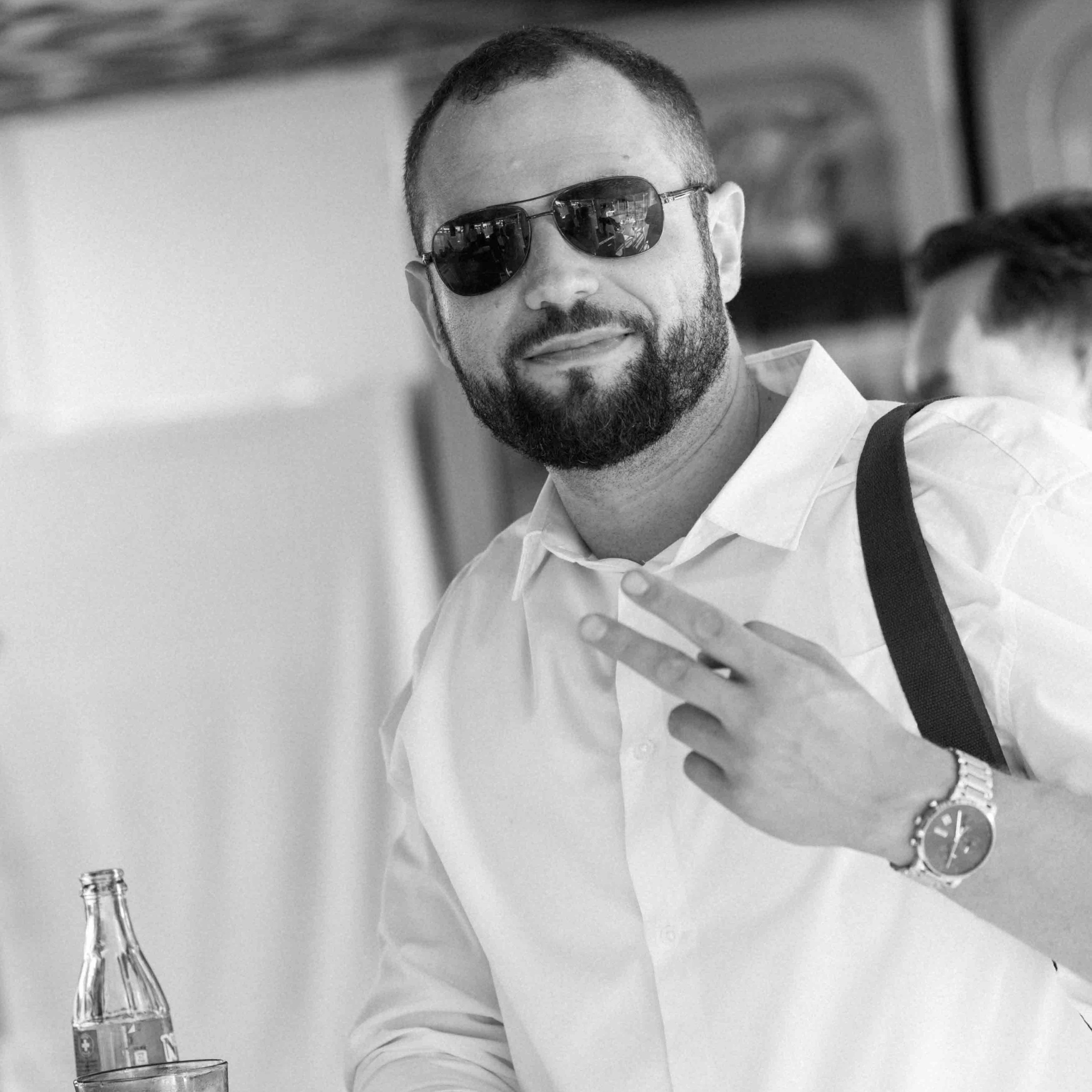 Über Uns. Hochzeitsfotograf Deutschland & Destination Weddings | Moderne Hochzeitsfotografie