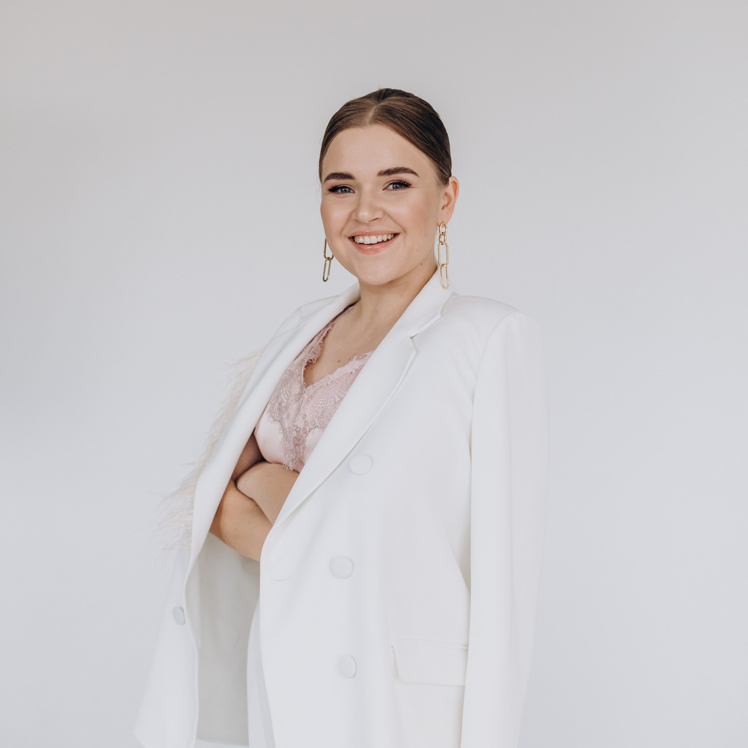 Wedding photographer Elvira Brovdi