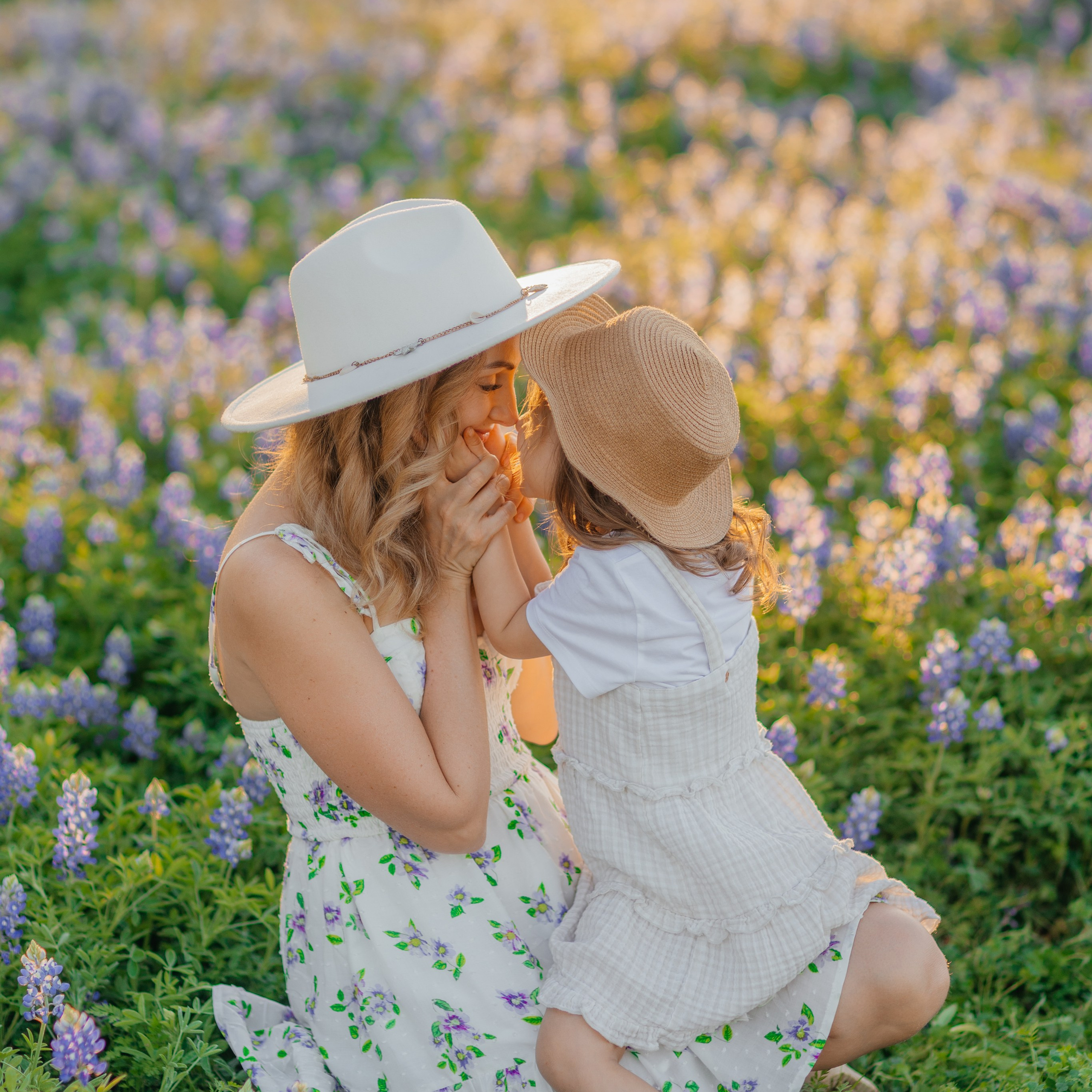 Bluebonnet mini session. Professional Photography in Austin, TX — Family, Newborn, Maternity