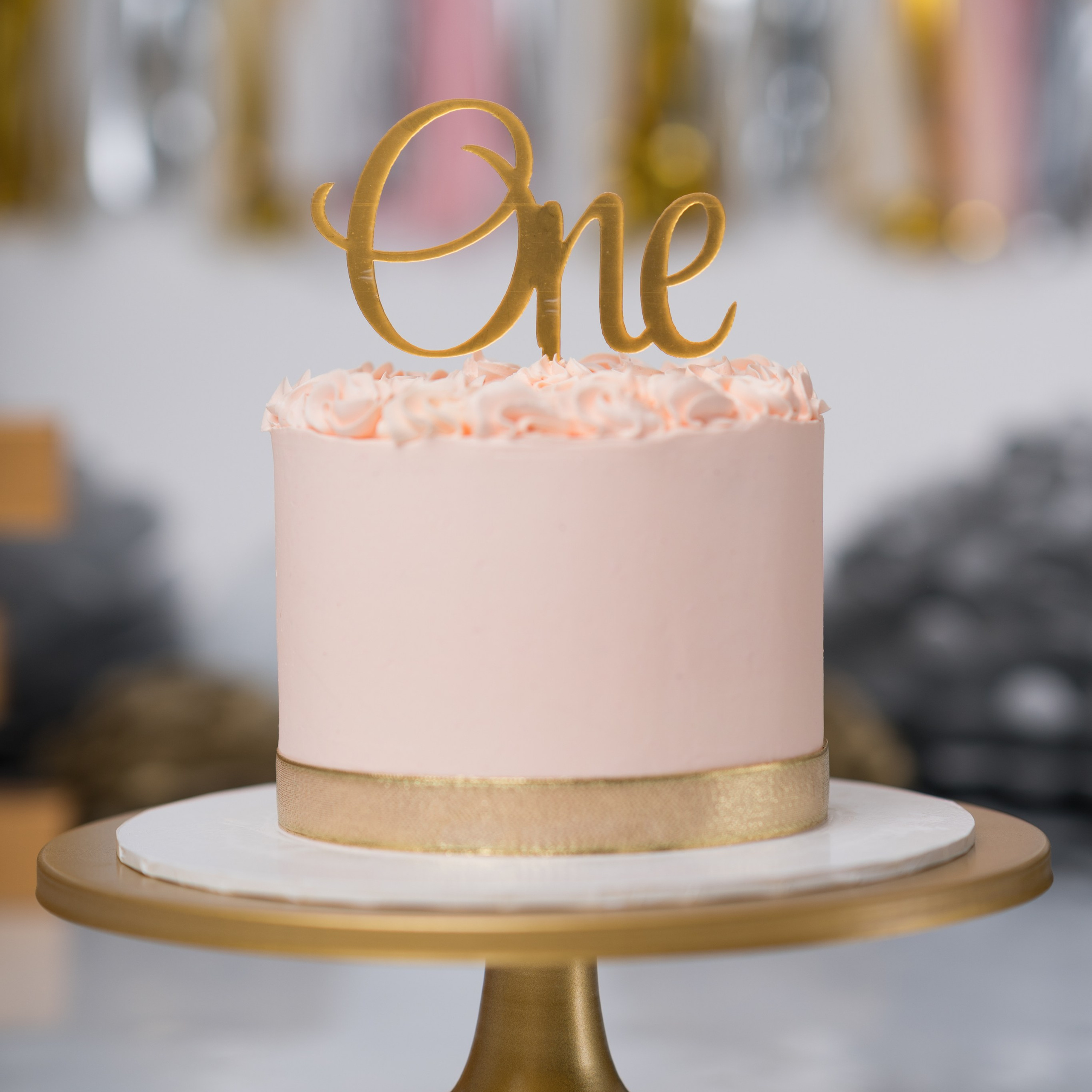 Cake smash session. Newborn and family photographer. Hills District. Sydney