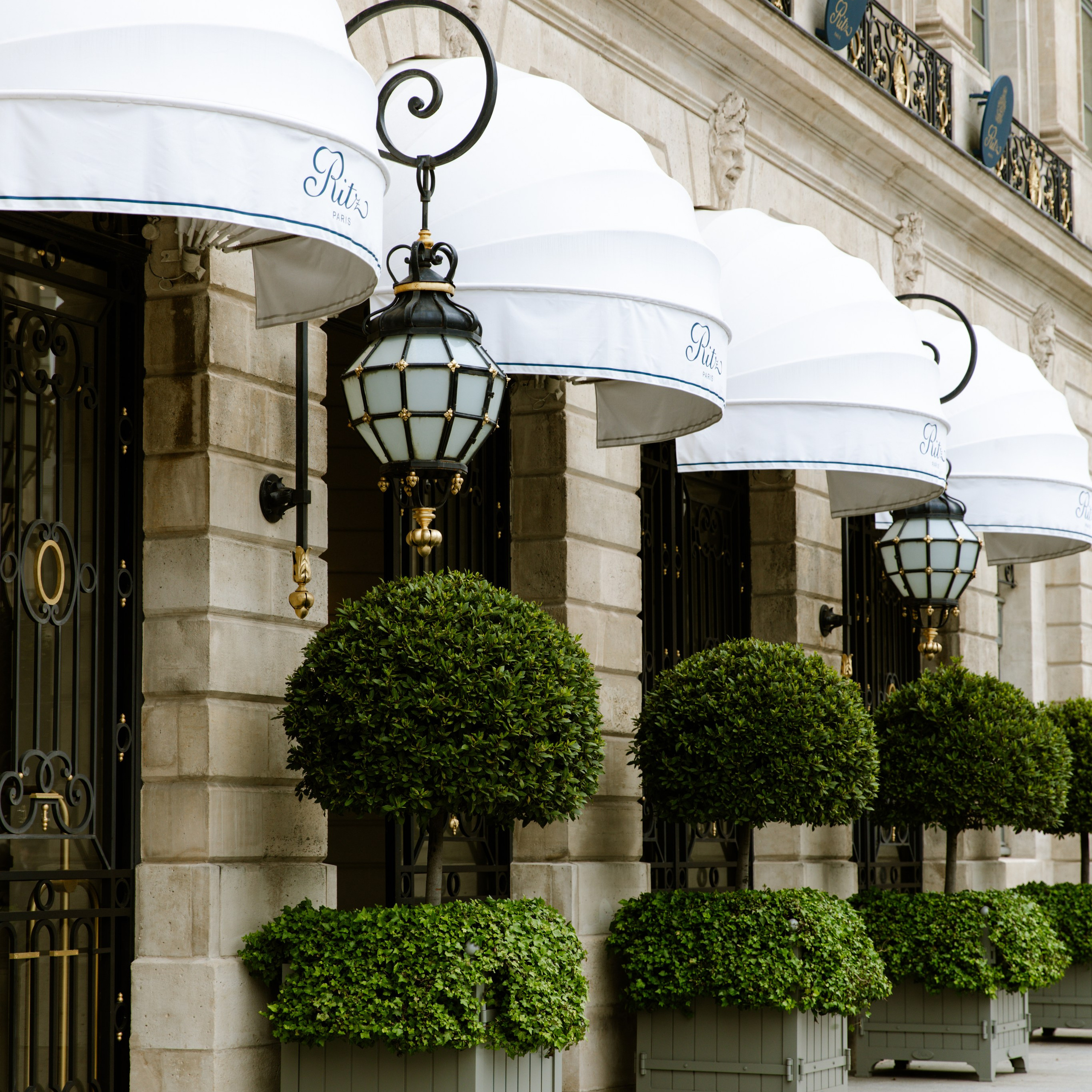 Ritz Paris Wedding | Luxury Wedding at Ritz Paris — Paris Wedding Photographer. Paris Wedding Photographer