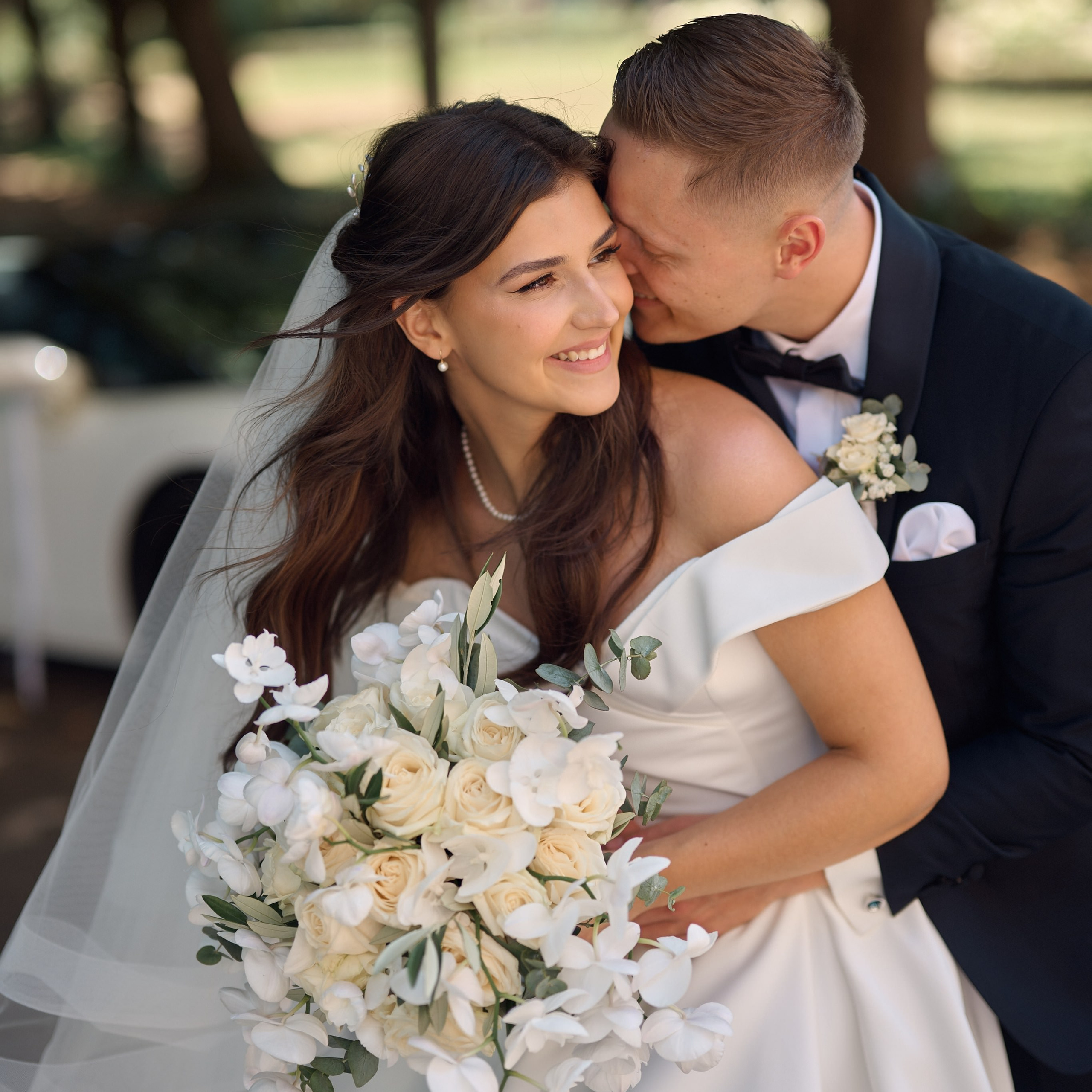 Liebe auf den ersten Blick – Julia & Arthur feiern ihre Hochzeit im Kloster Erlenbad. Festgehalten von Hochzeitsfotograf Alex Fetter aus Süddeutschland.