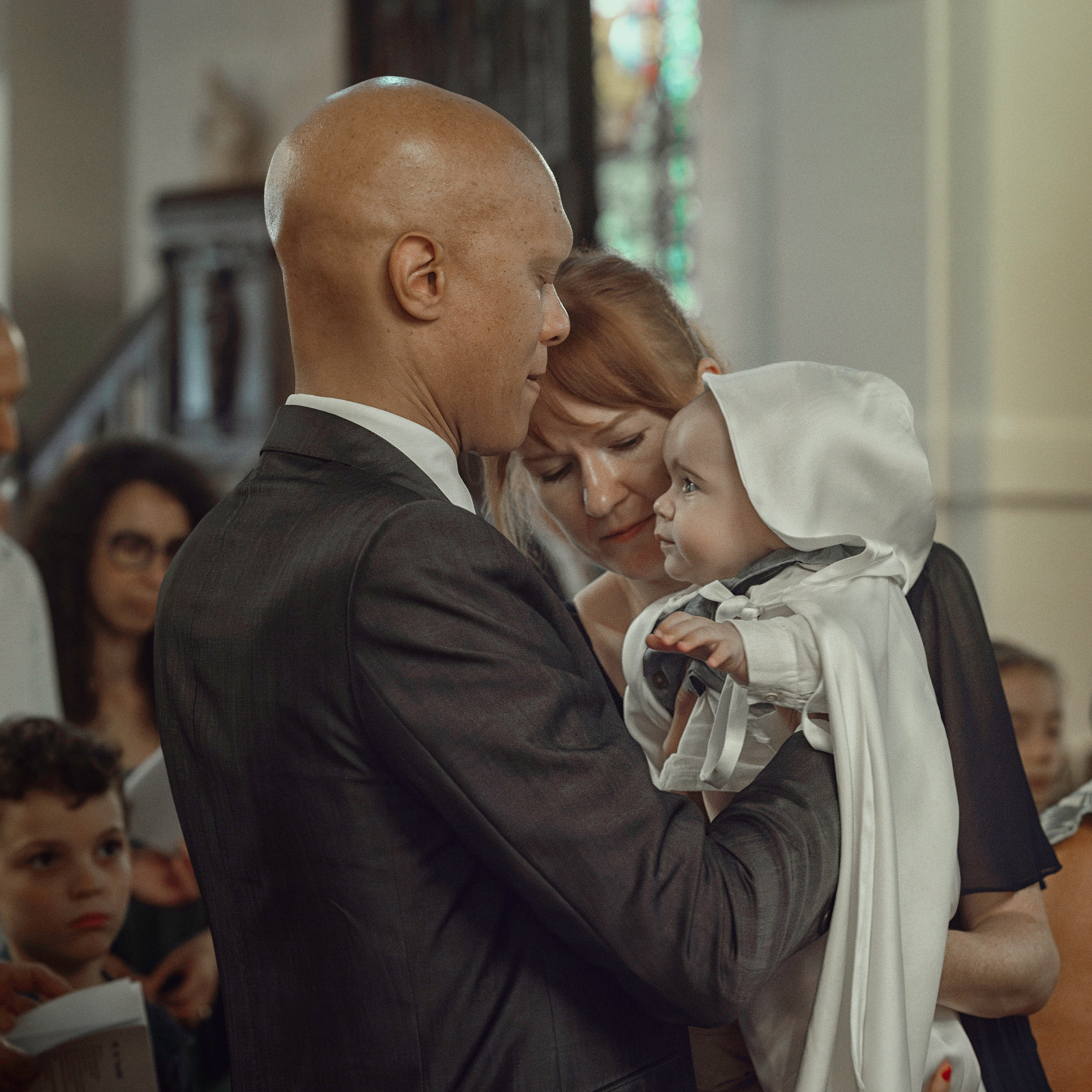 Réserver. Photographe sur Cote d’Azur. Portraits de familles, couples, enfants, événements