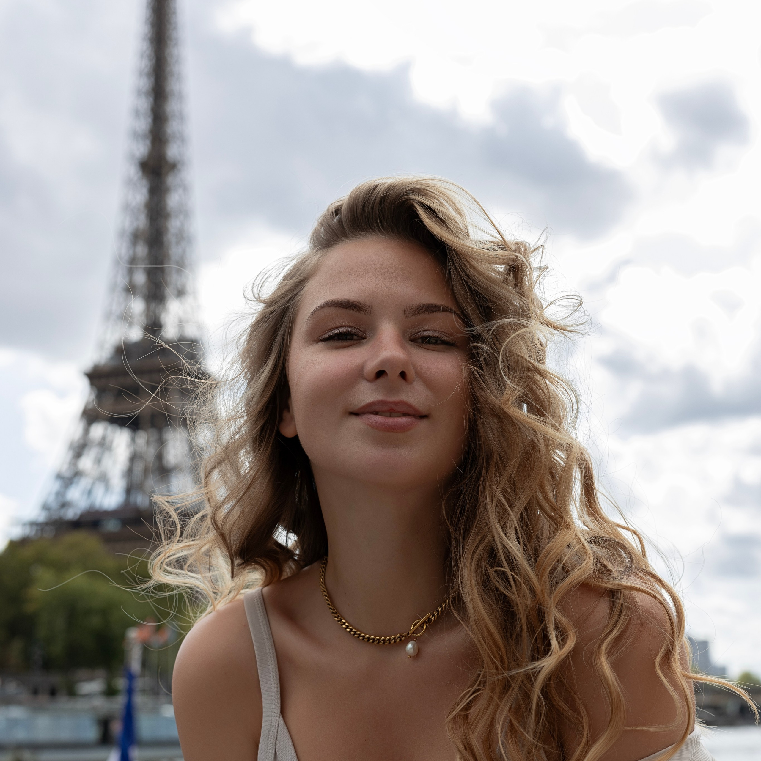 CONTACT. Sofiya Tarabarova