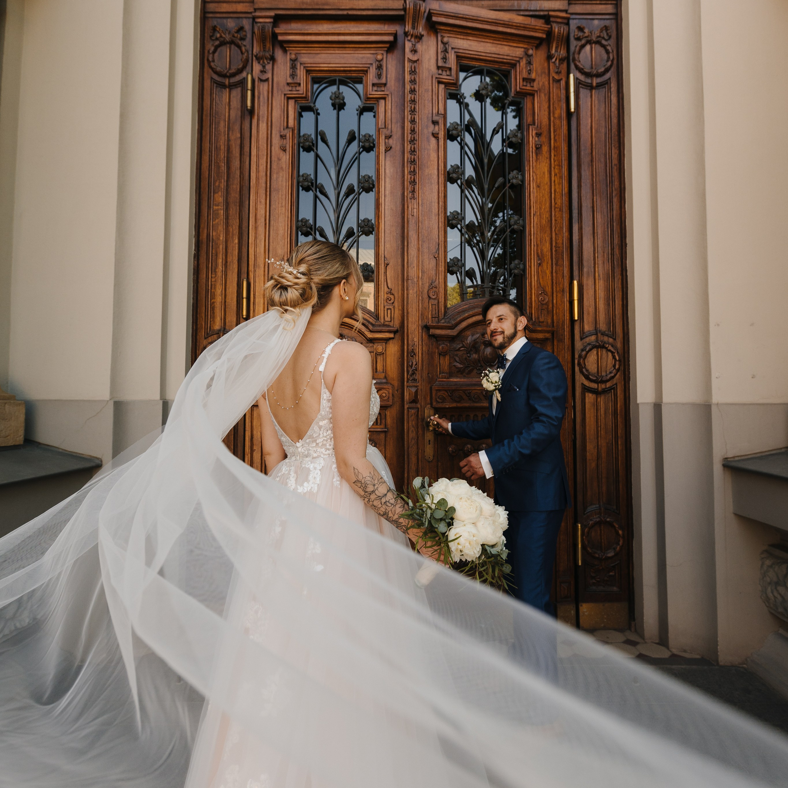 Wedding photographer price and cost in Riga, Latvia. Evgeny Timofeyev | Wedding & Content photographer and videographer