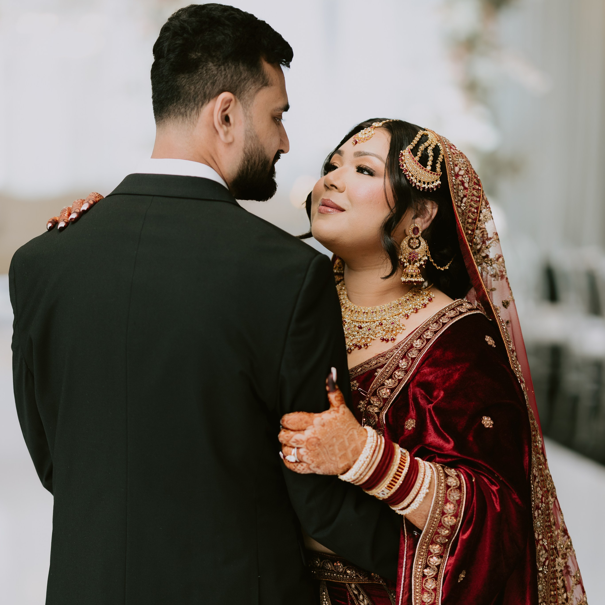 Amoura Weddings