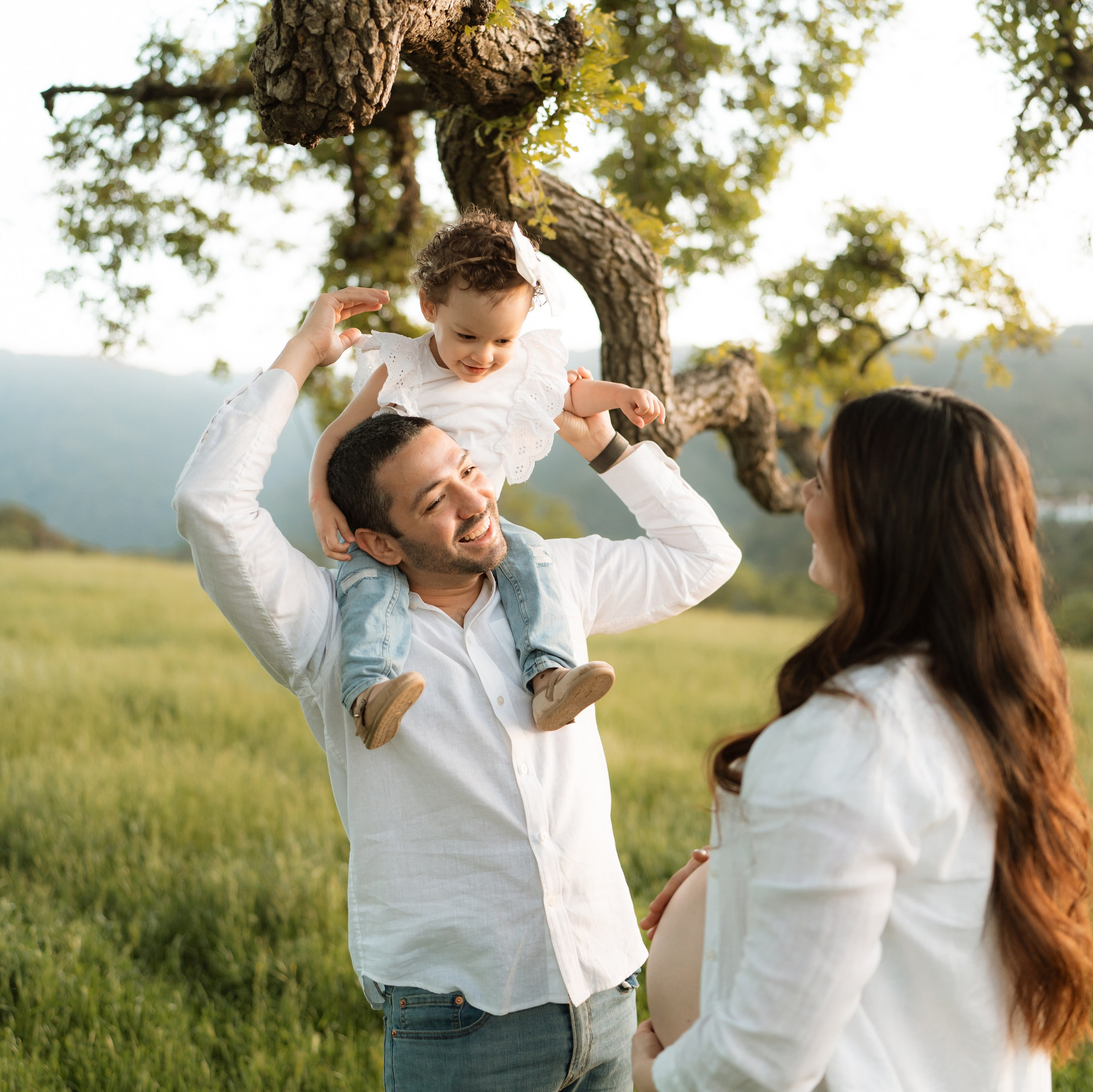 Contact. Chomoev Photography