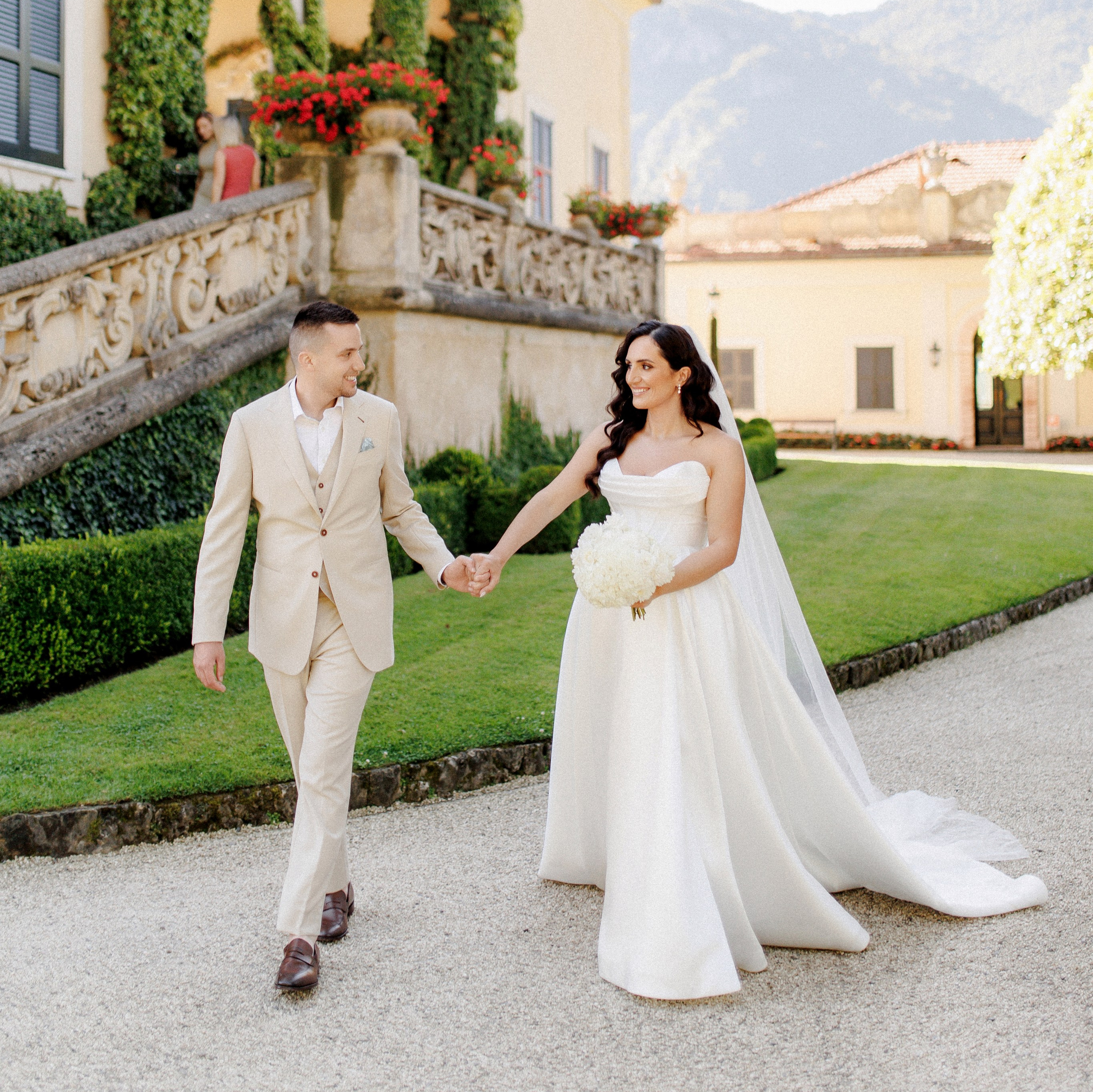 Wedding photographer Switzerland, Italy. Timeless, fashion, editorial. Wedding and Family Photographer Switzerland and Italy. Valeria Diaz