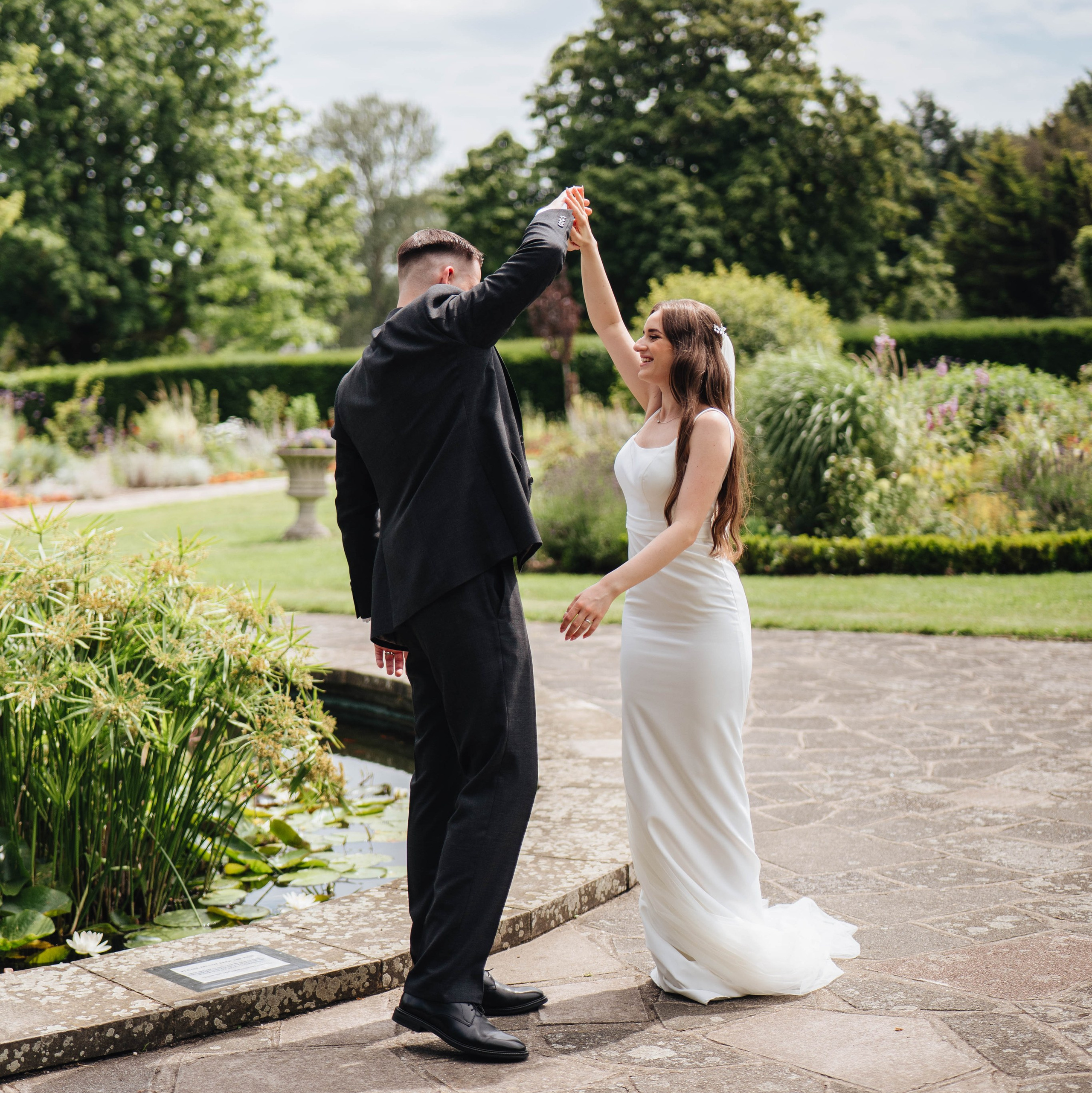 stylish summer wedding photoshoot in London, UK