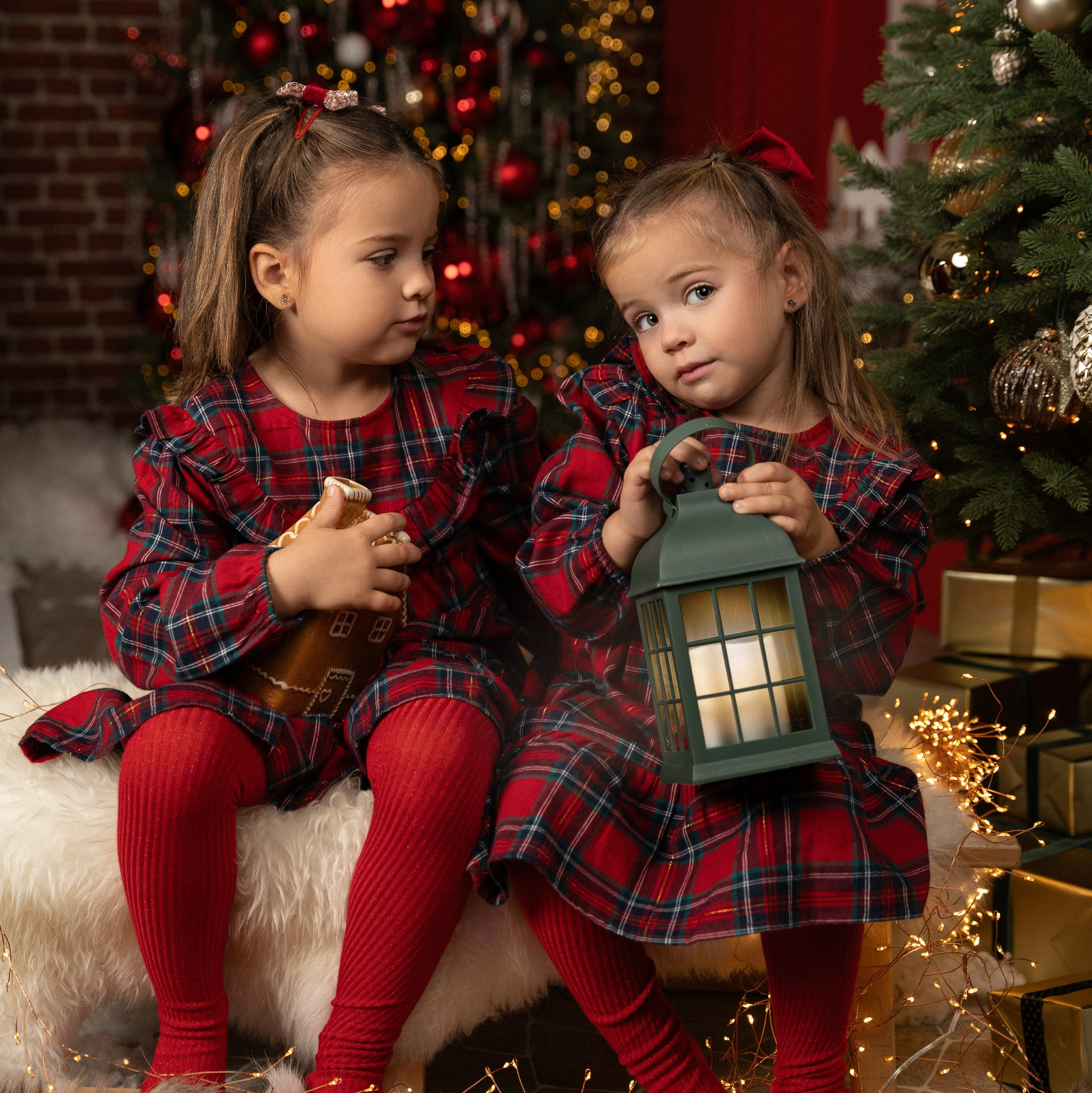 PREISE. Anna, Fotografin aus Wien, Österreich. Ich fotografiere in folgenden Genres: Babybauch-, Familien-, Mode- und Weihnachtsfotografie