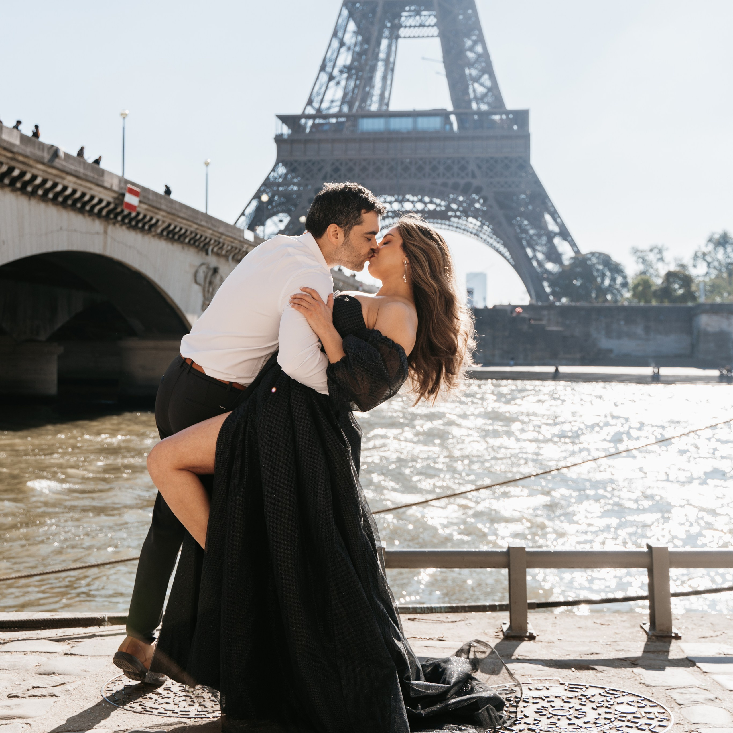 Romantic Photoshoot Ideas in Paris. Photographer in Paris Yulia Shkadina | Couples, engagement, pre-wedding, individual photo-shoots in Paris at the best locations