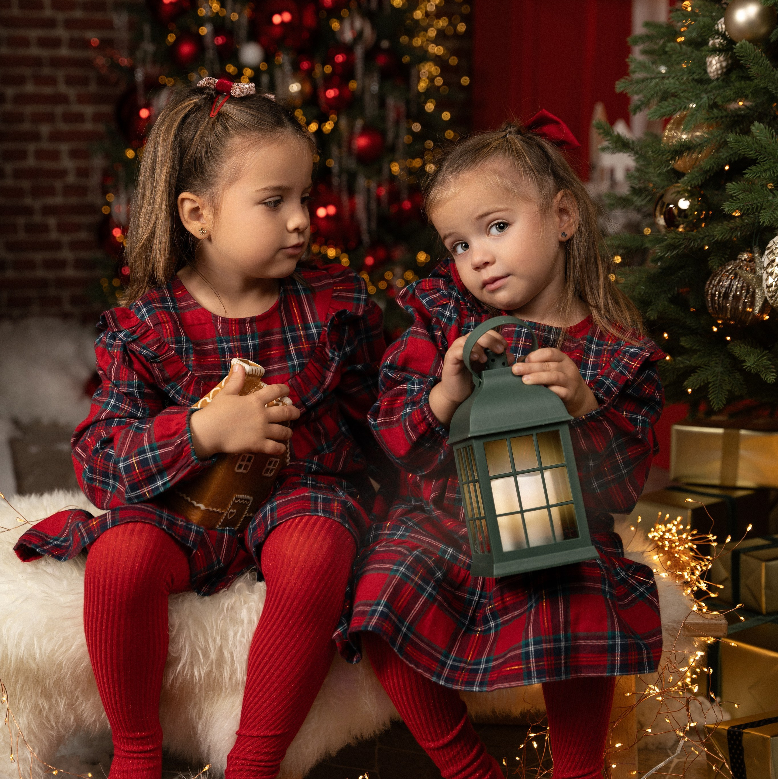 PREISE. Anna, Fotografin aus Wien, Österreich. Ich fotografiere in folgenden Genres: Babybauch-, Familien-, Mode- und Weihnachtsfotografie