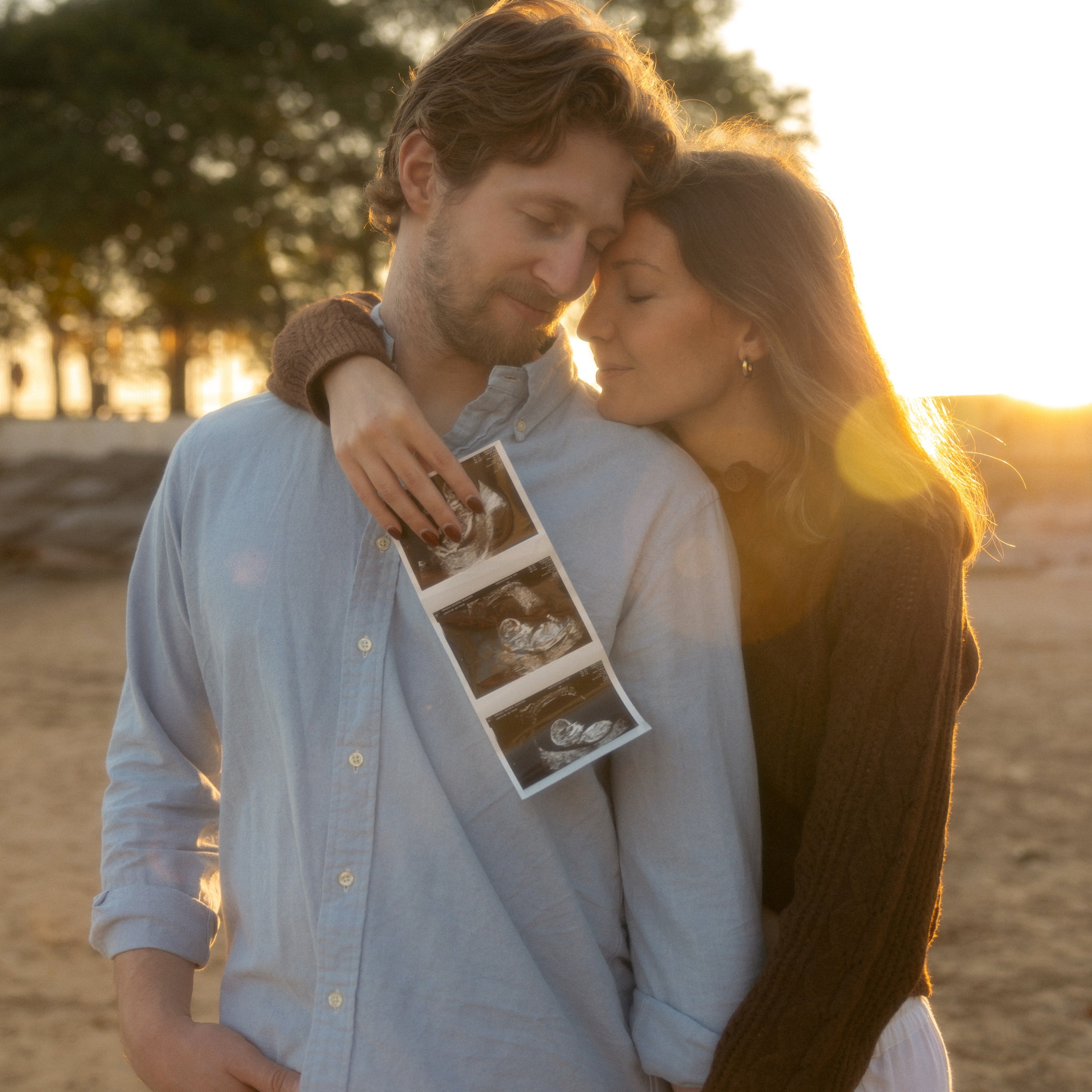 Candid family moments full of connection and warmth – storytelling photography for every season of life