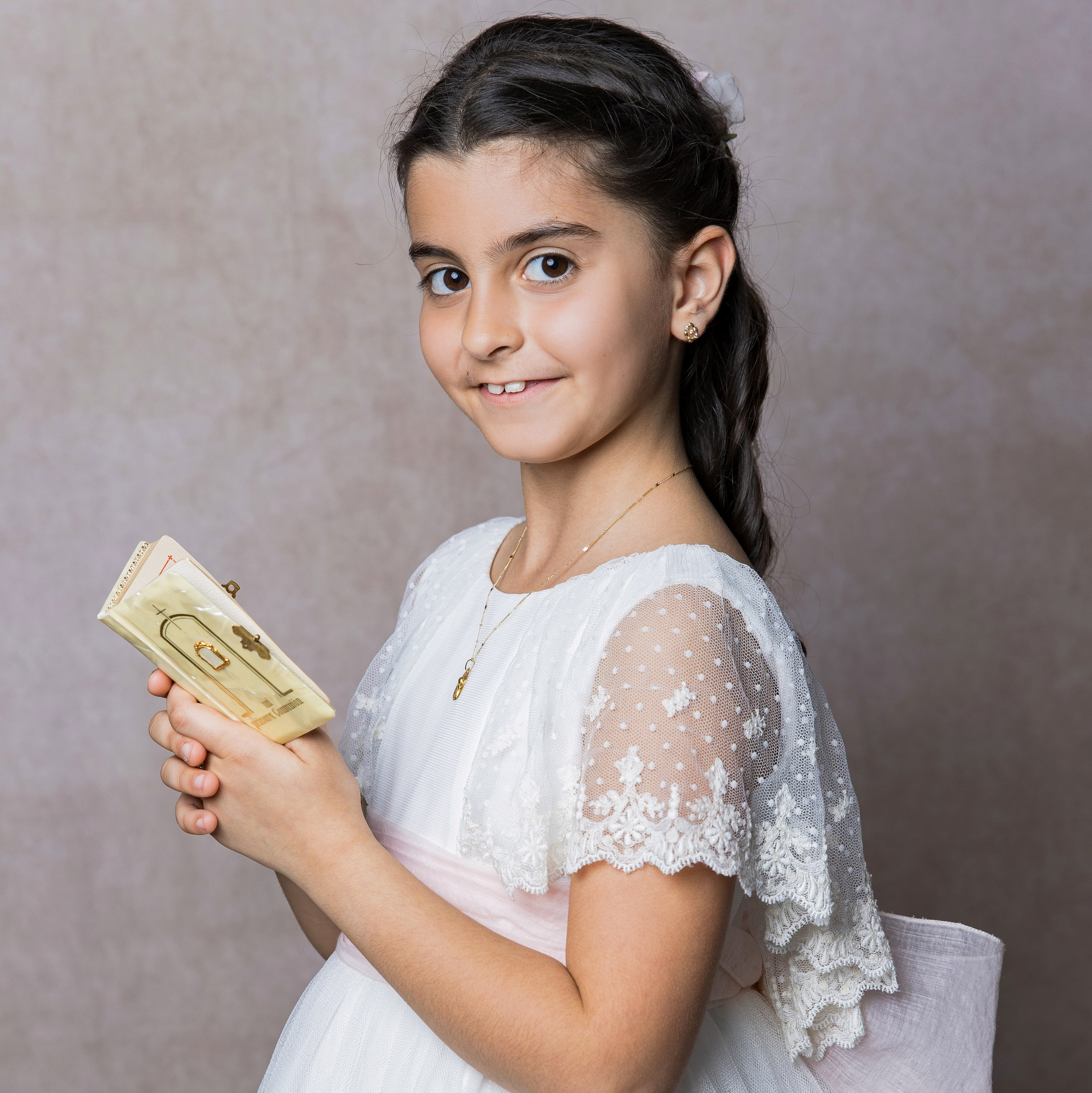 Fotografía de Comuniones en Torrejón de Ardoz, Madrid - Rainbox. Rainbox Estudio de Fotografía