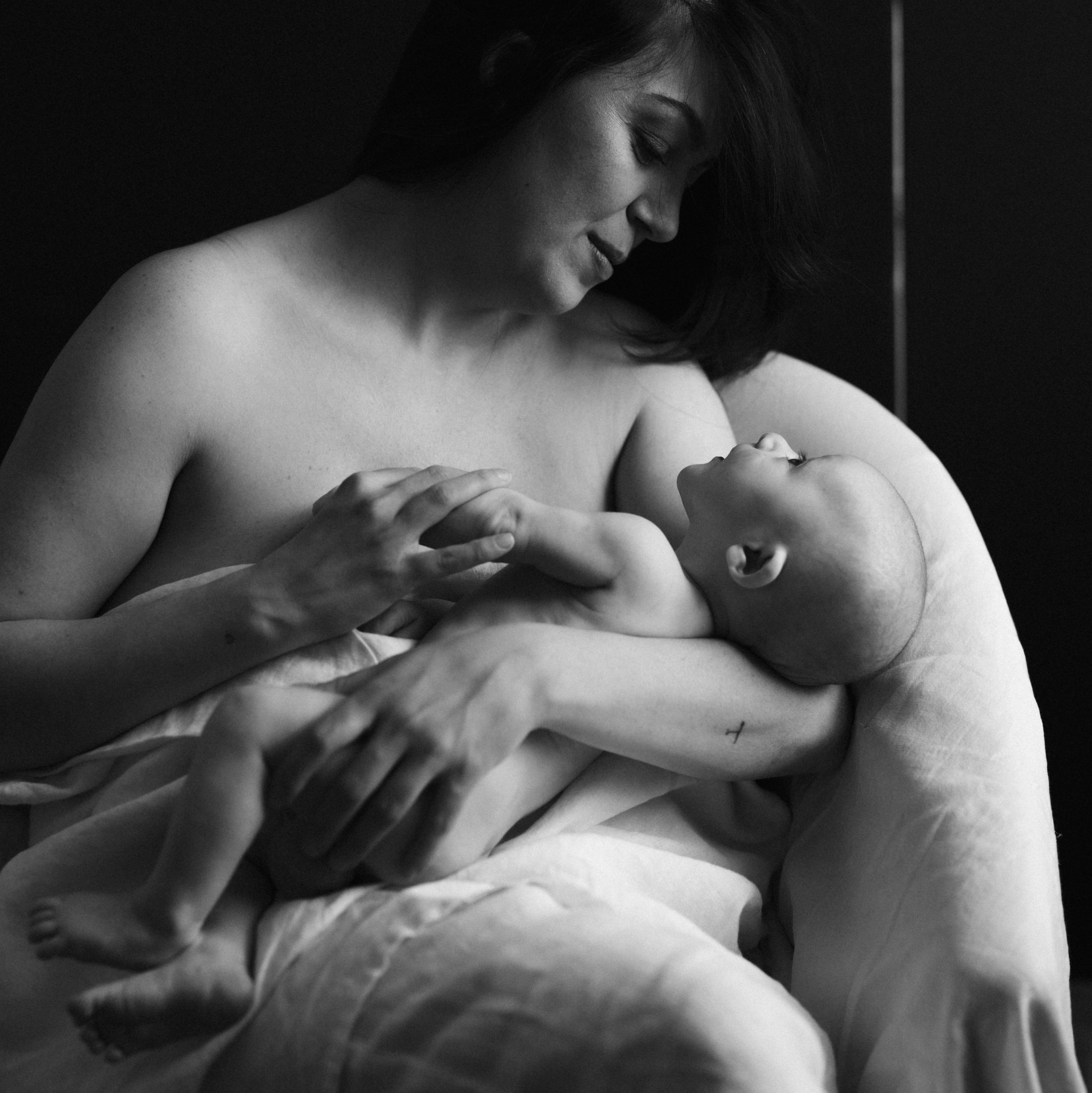 Price. Modern maternity photographer in Long Island New York