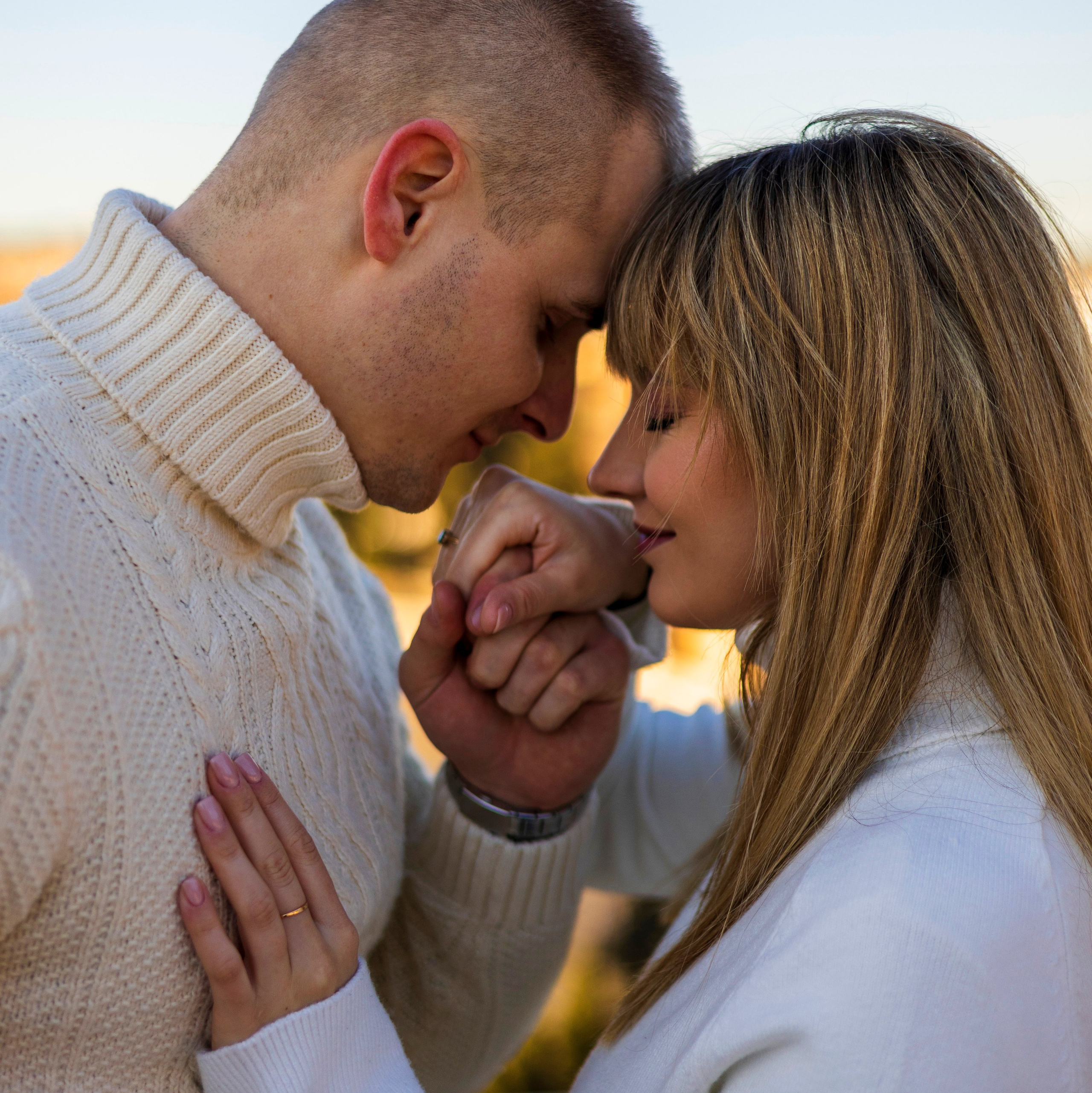 PACKAGES AND PRICING. Hi! My name is Irena, and I’m a professional photographer specializing in family photography, love stories, and individual photoshoots