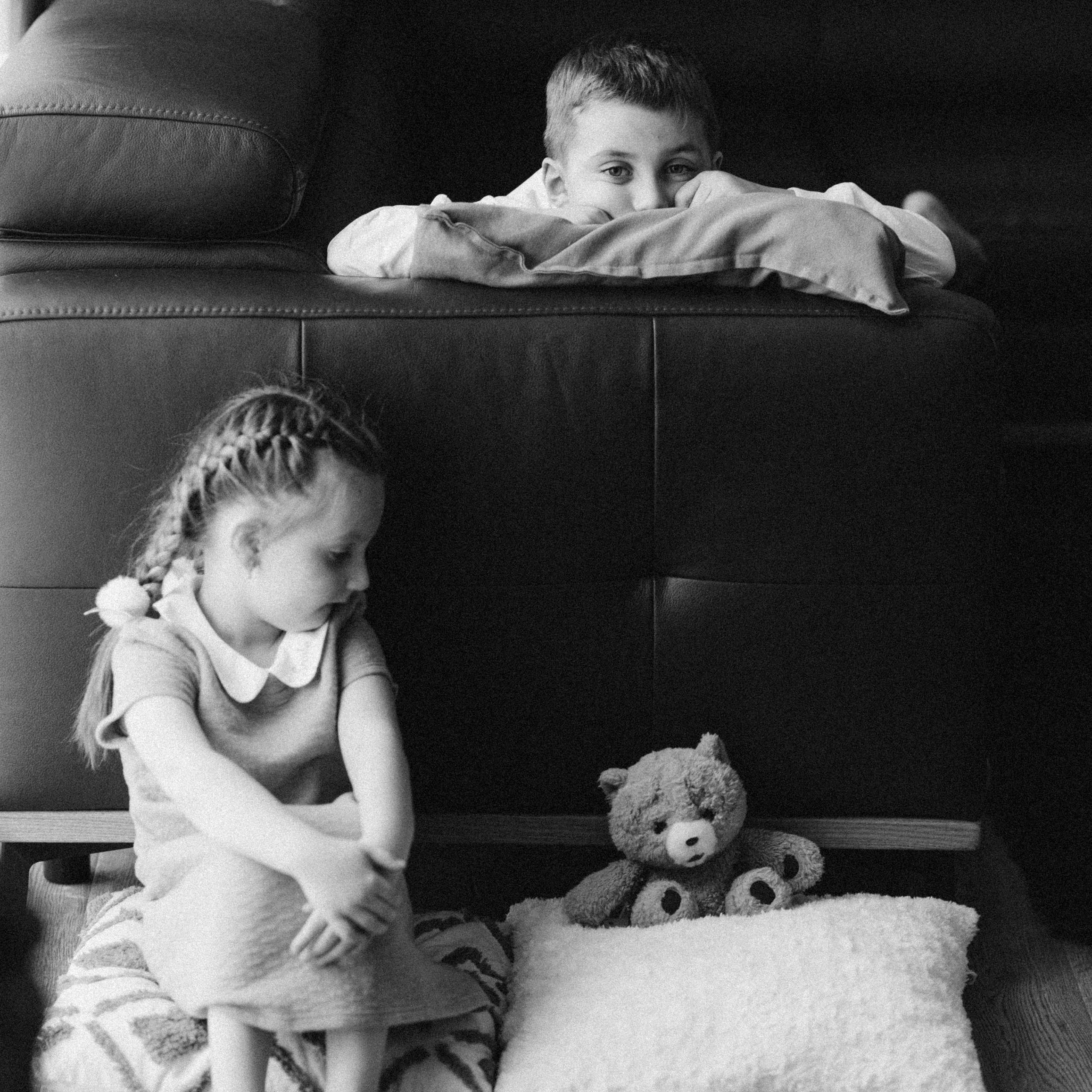 Homestory in Windsbach - Geschwisterliebe mit einem Kuscheltier